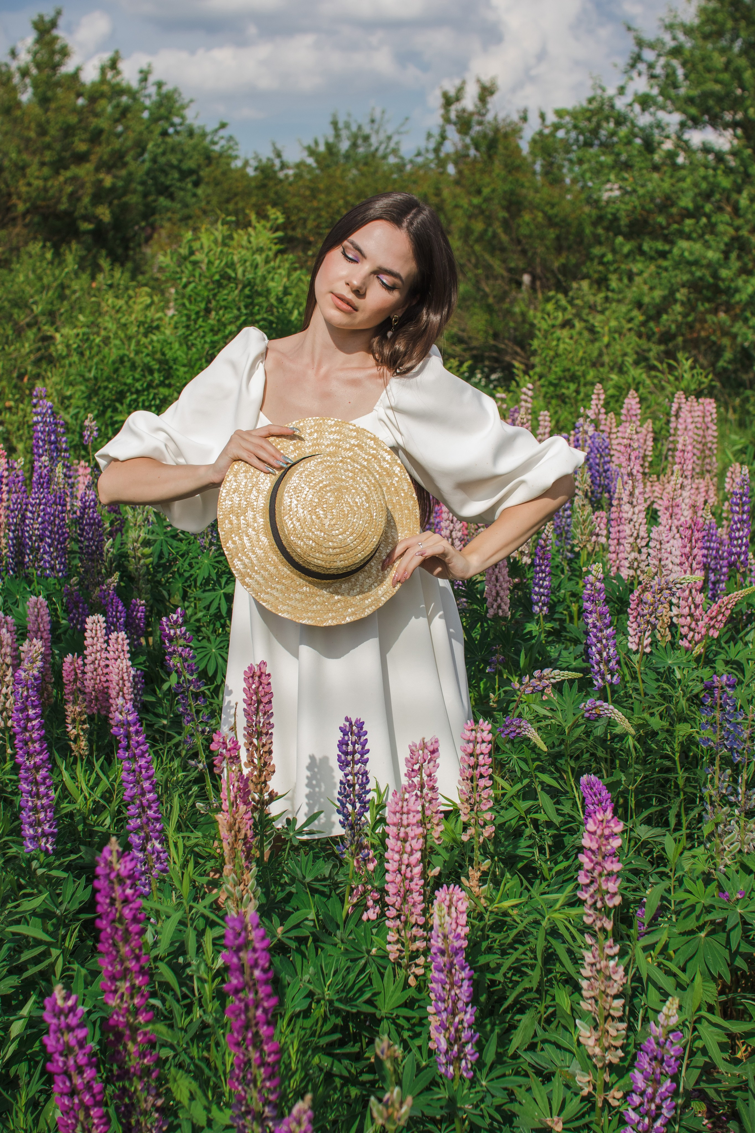 Девушках в люпинах