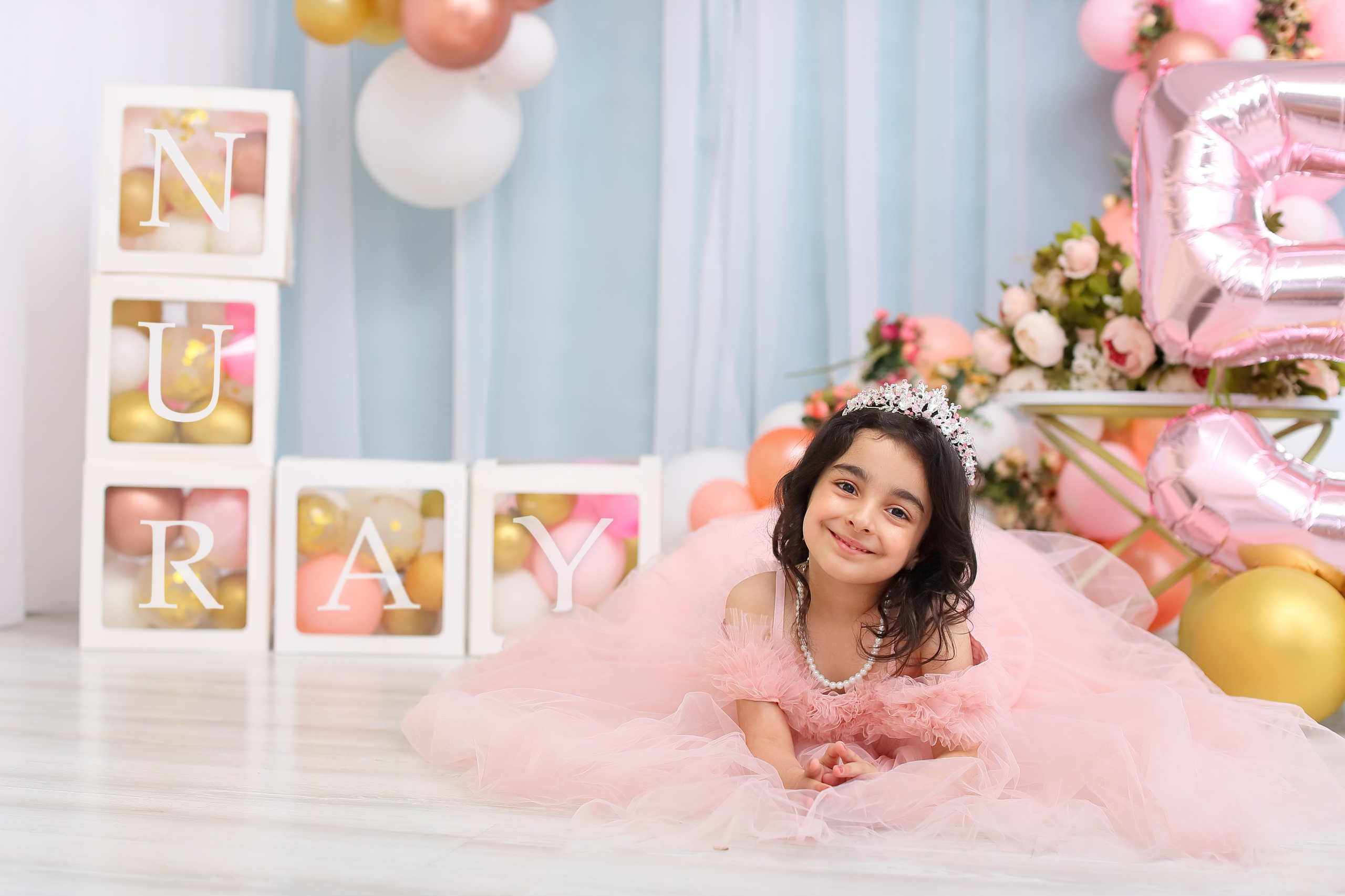Фотосессии ко дню рождения. Интерьерная фотостудия Toffee Studio