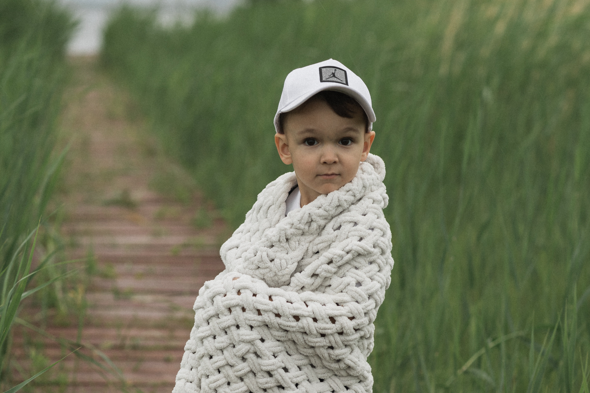 Маша с детьми на озере. Свадебный и семейный фотограф в Магнитогорске Катя Буряк