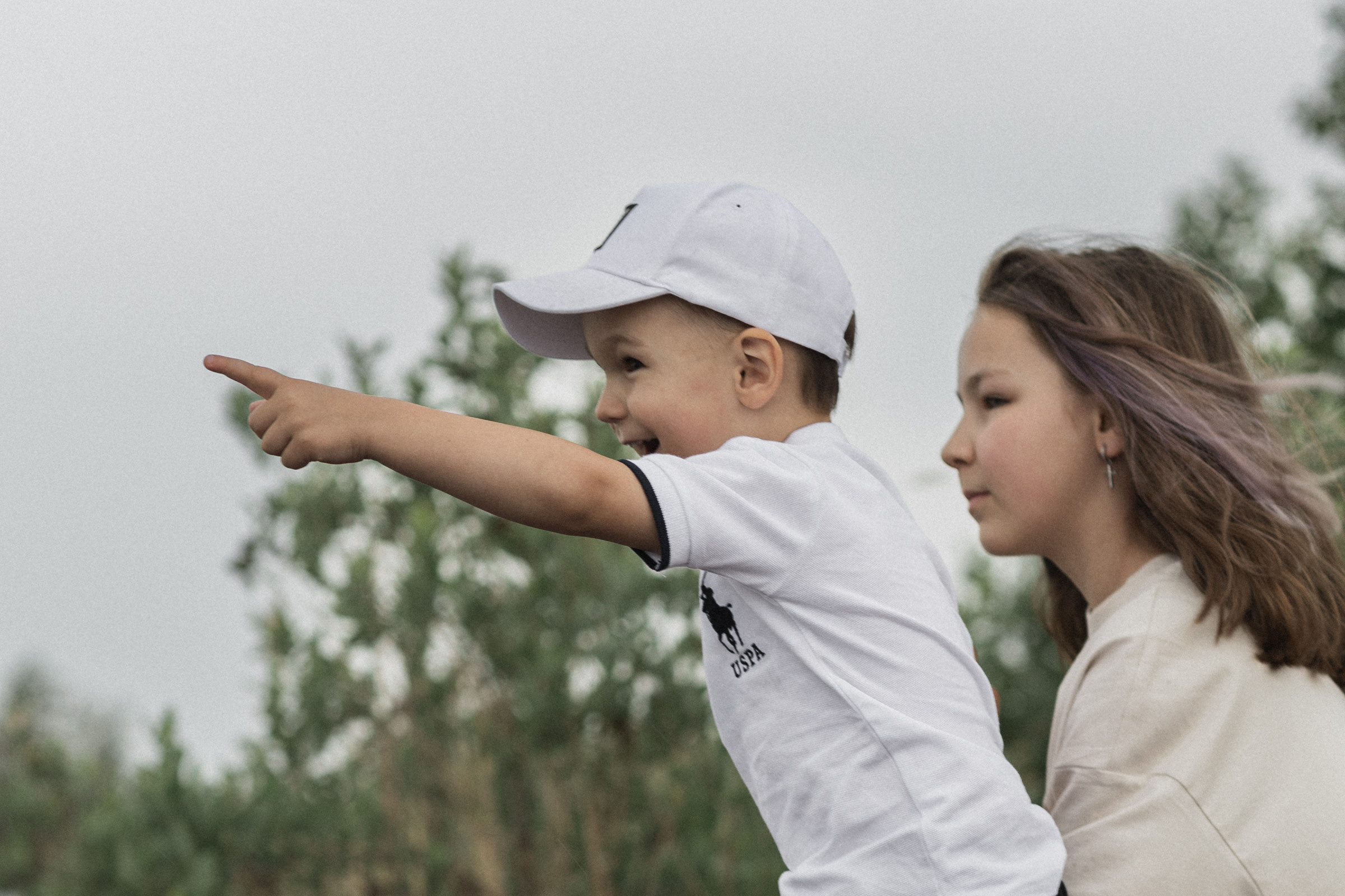 Маша с детьми на озере. Свадебный и семейный фотограф в Магнитогорске Катя Буряк