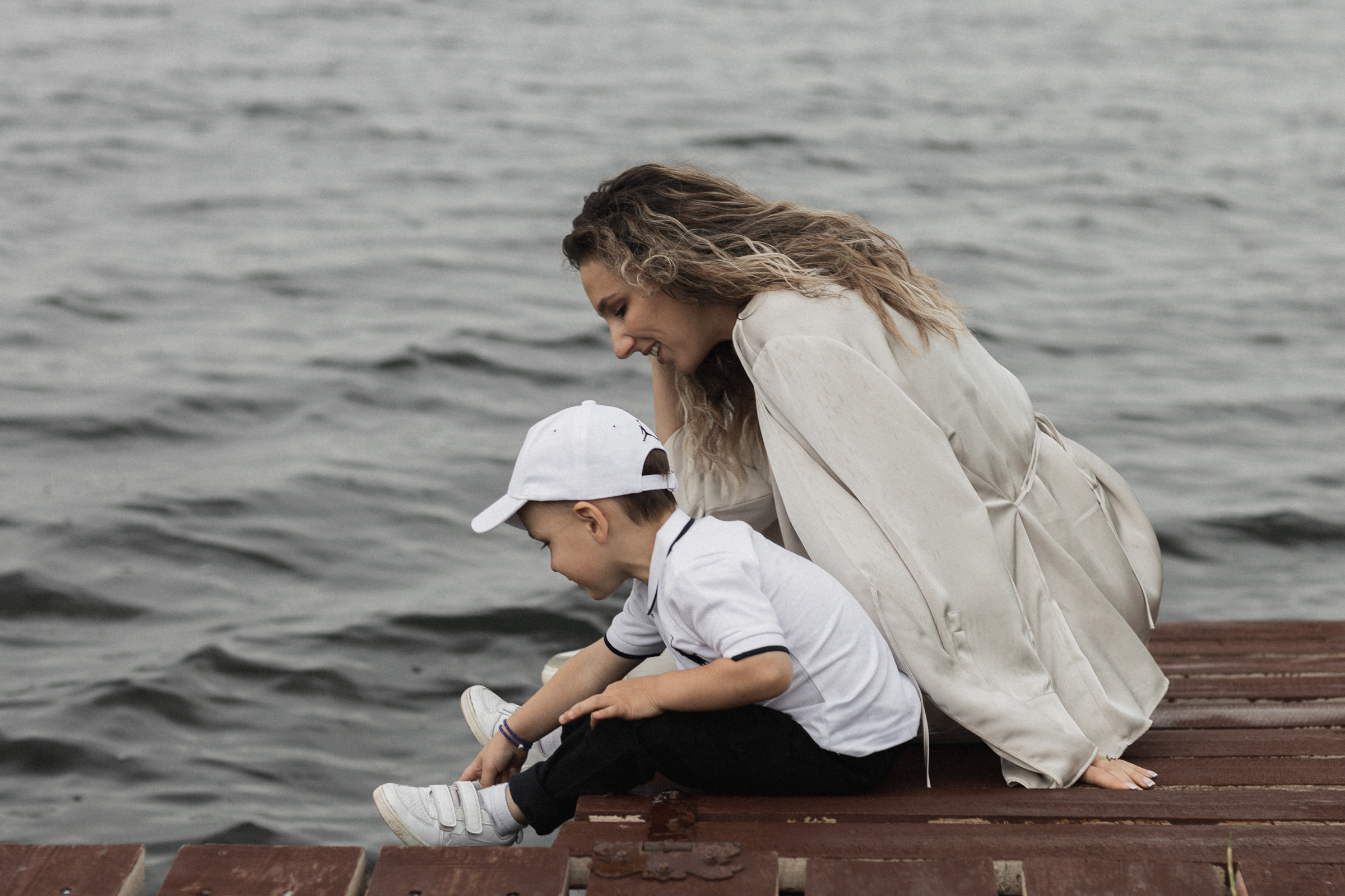 Маша с детьми на озере. Свадебный и семейный фотограф в Магнитогорске Катя Буряк