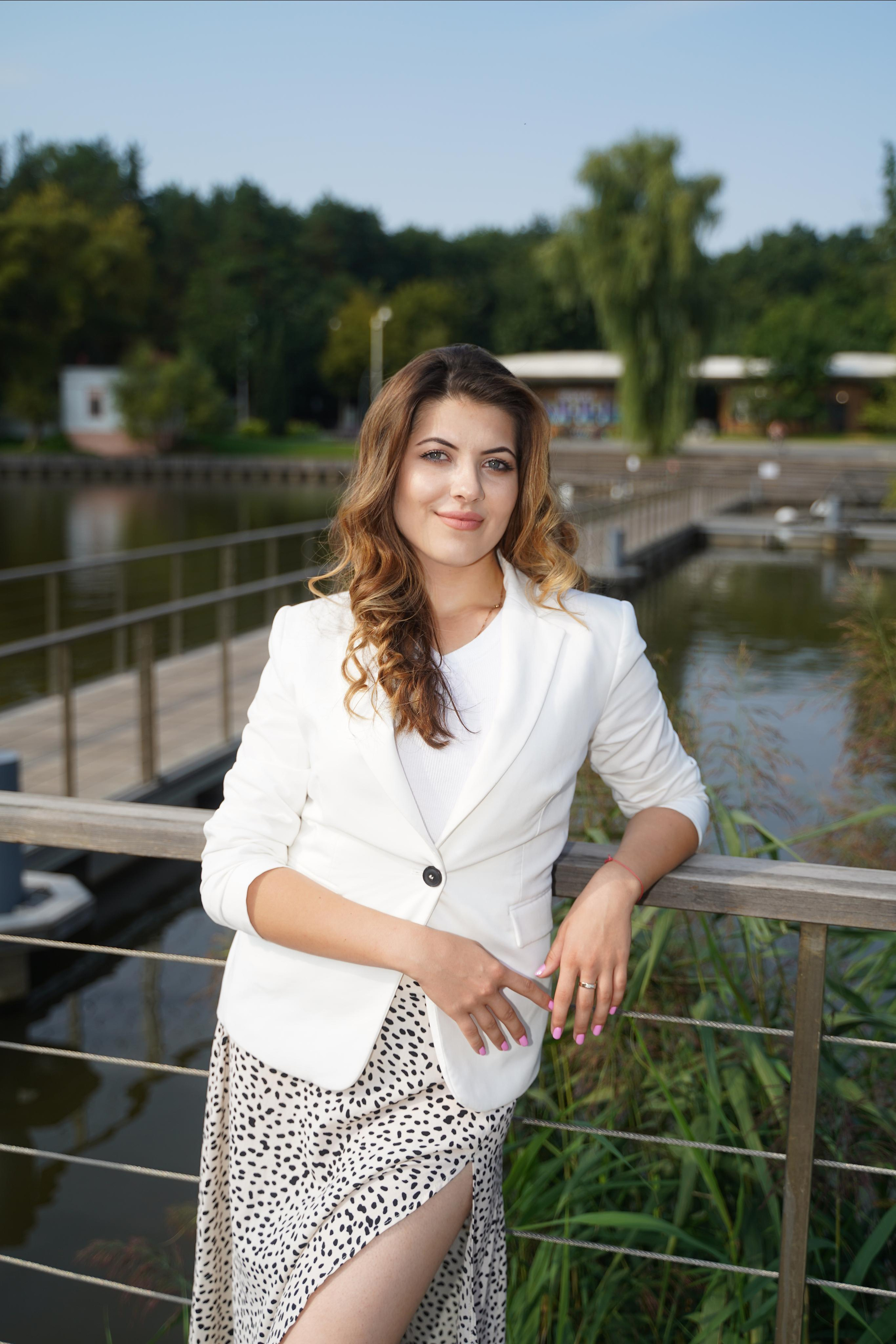 Анастасия (женщина в райском саду). Ульяна Палама: Мир через призму фотокамеры