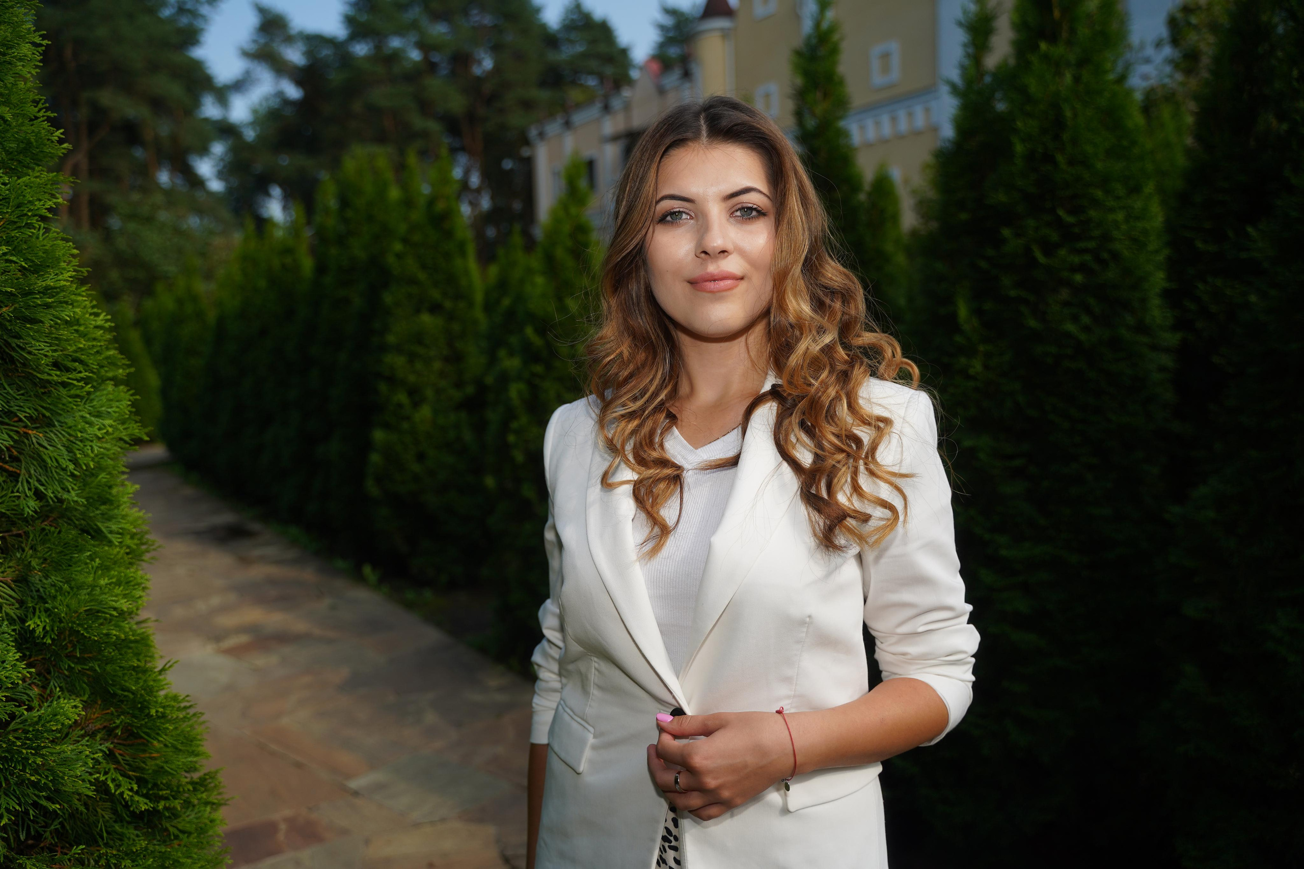 Анастасия (женщина в райском саду). Ульяна Палама: Мир через призму фотокамеры