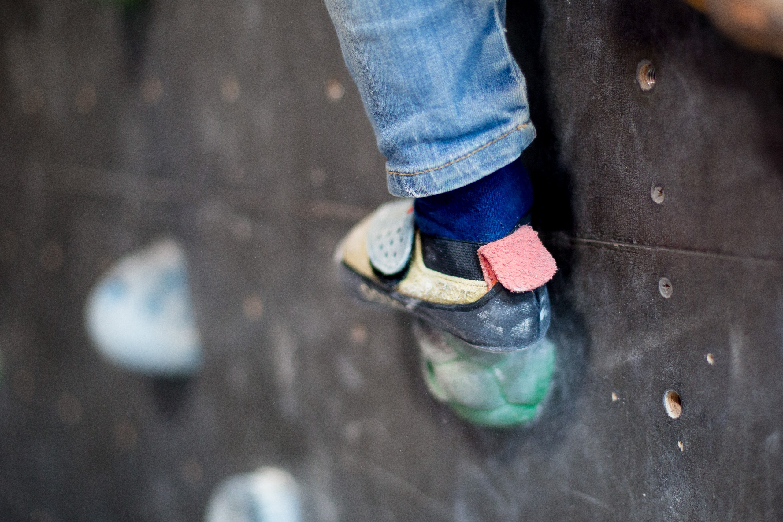 Фотосъемка детского Дня рождения на скалодроме. Репортажный фотограф Борис Геер