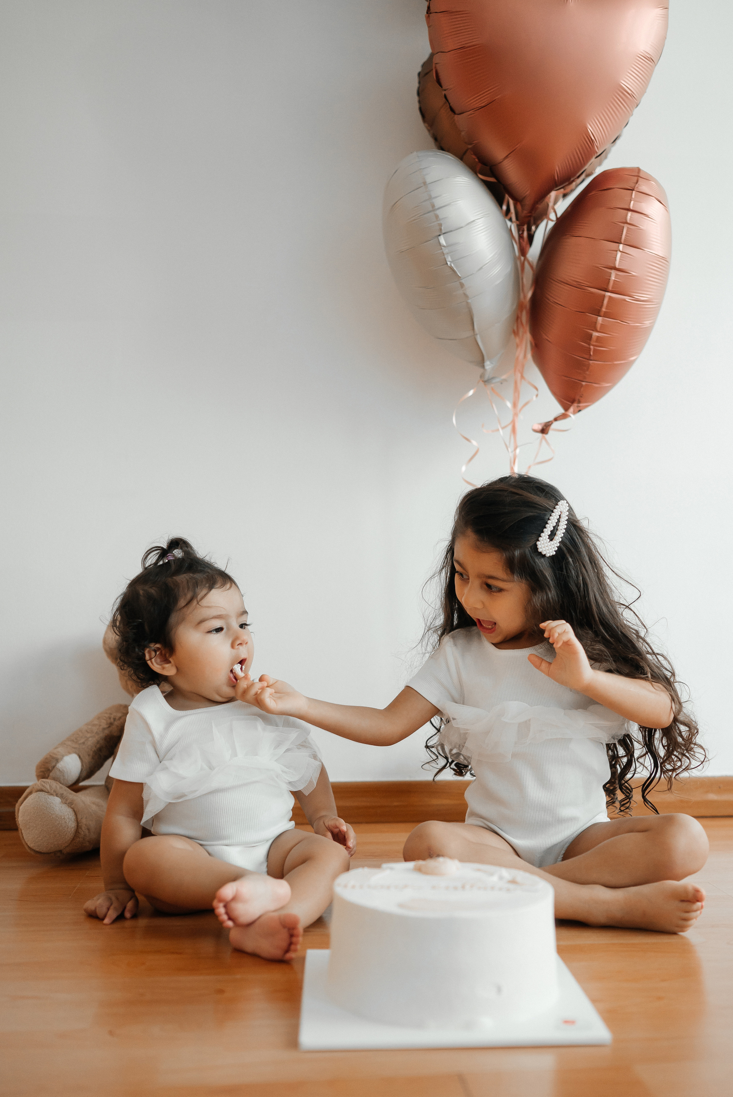 Announcement of the home cake smash. Wedding and family photographer in Dubai Vasilii Albul