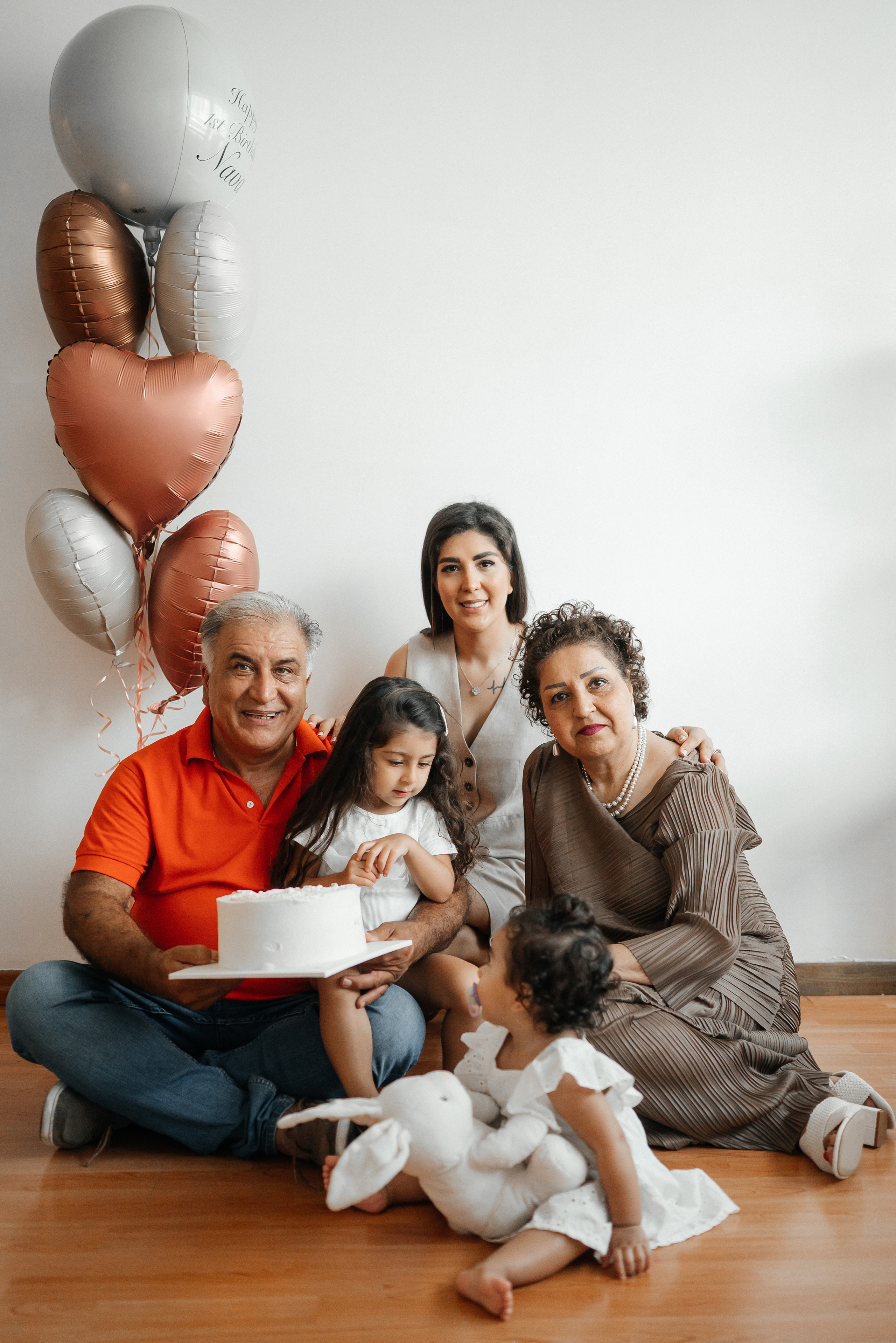 Announcement of the home cake smash. Wedding and family photographer in Dubai Vasilii Albul