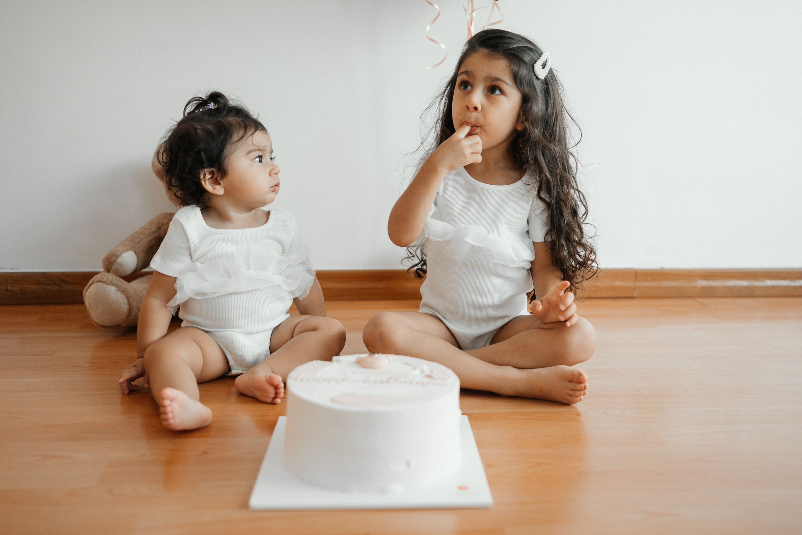 Announcement of the home cake smash. Wedding and family photographer in Dubai Vasilii Albul