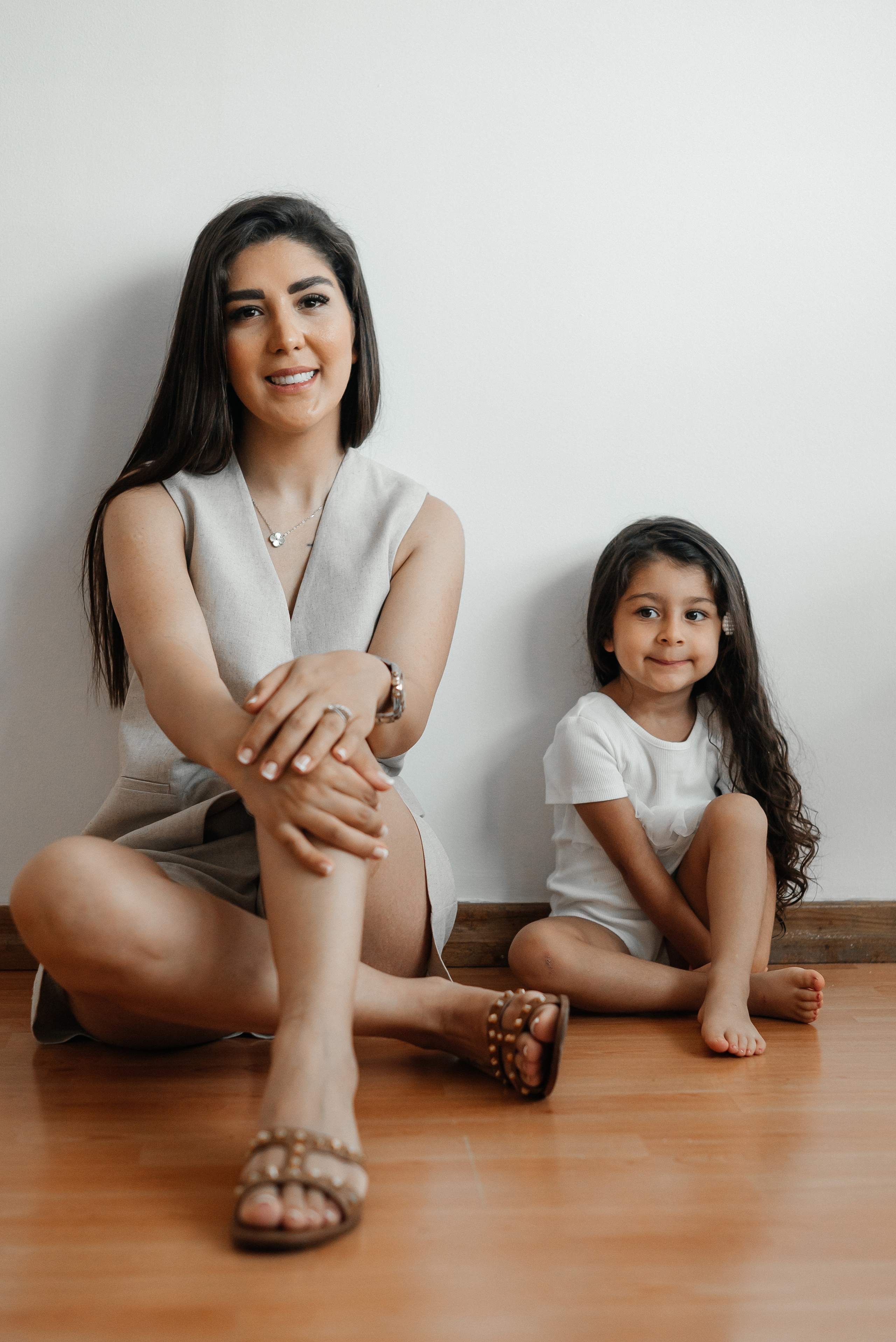 Announcement of the home cake smash. Wedding and family photographer in Dubai Vasilii Albul