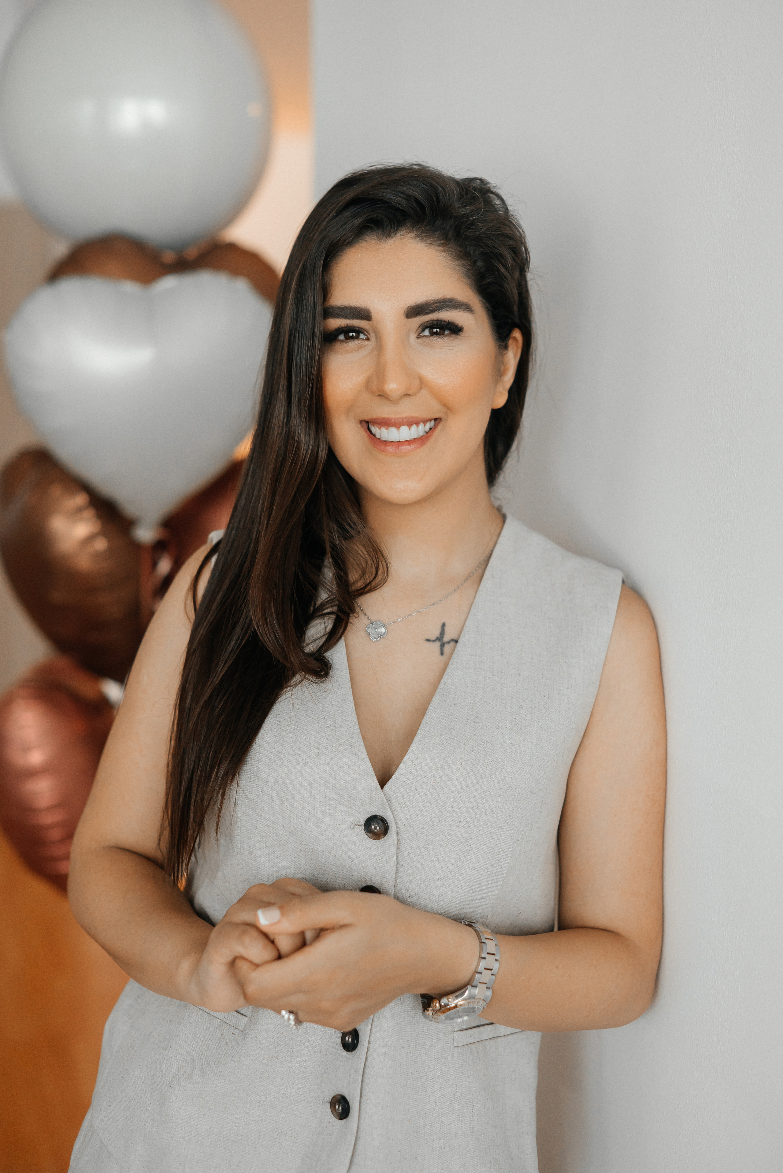 Announcement of the home cake smash. Wedding and family photographer in Dubai Vasilii Albul