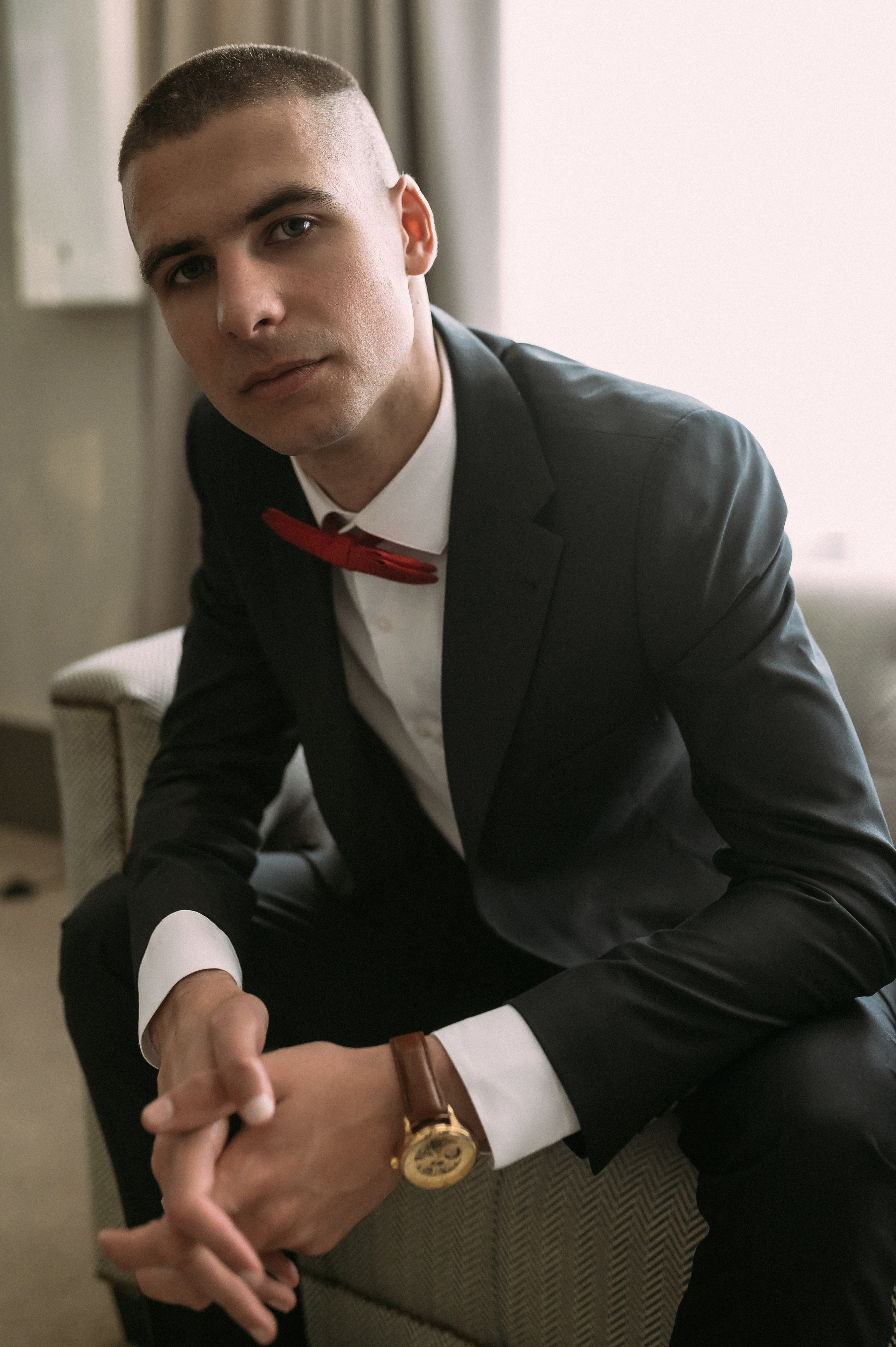 Свадебное утро и прогулка красивой яркой пары. Свадебный и семейный фотограф в Симферополе Дарья Маркова