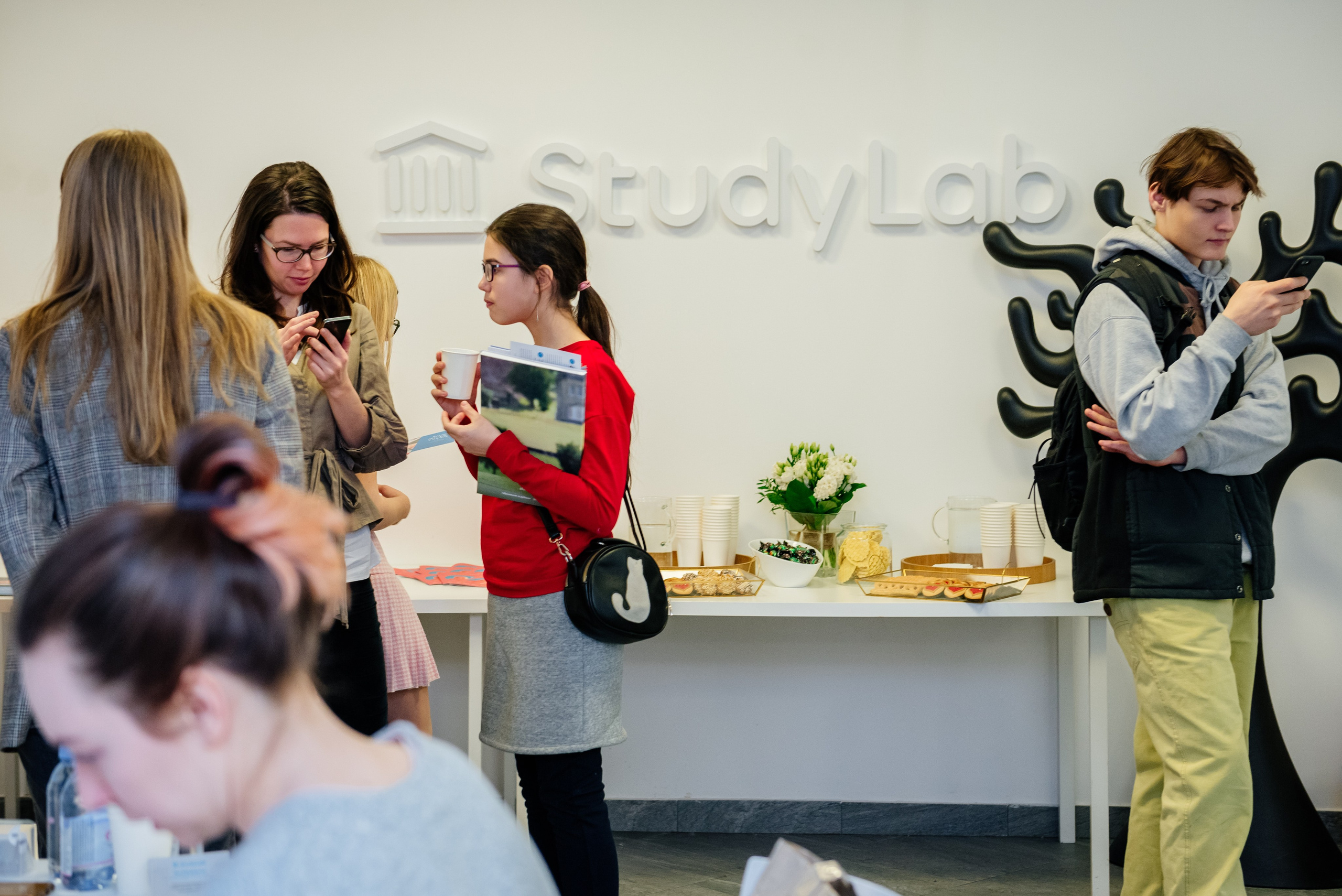 Английская школа. Study Lab. Фотограф LANA STIL. Семейный, репортажный фотограф, студия. Женский, мужской портрет. Фотографирую территориально в г. Королев, Москва, МО