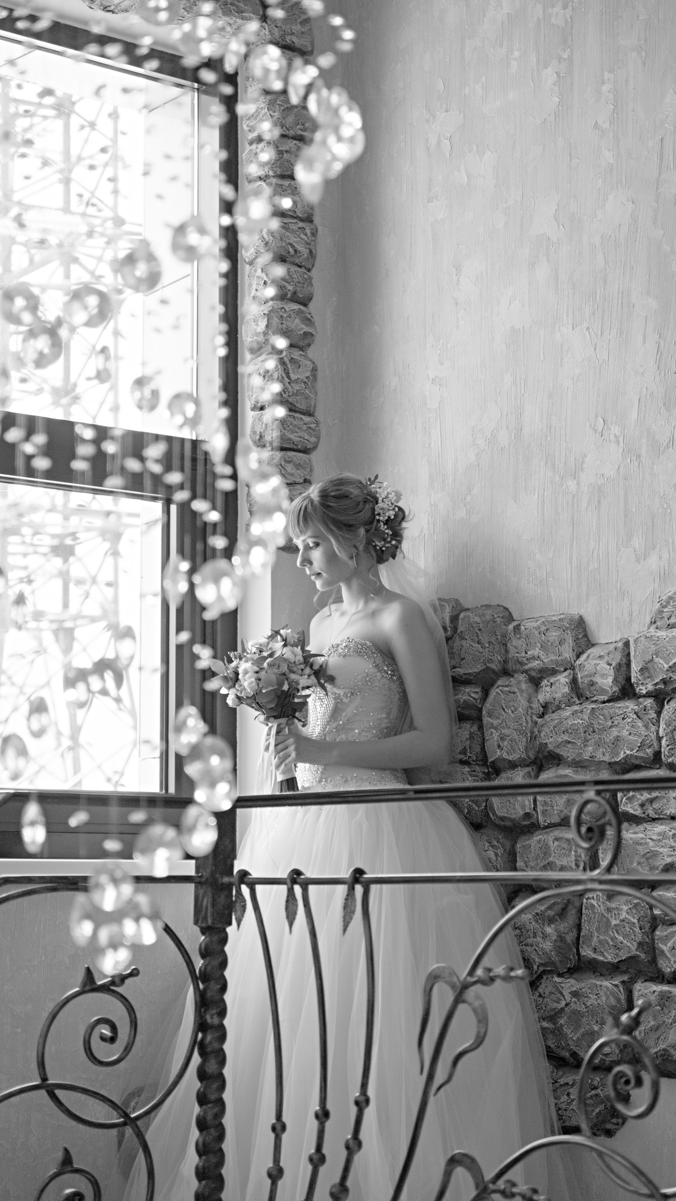 Черно-белая художественная фотография пары на свадебной фотосессии фотограф Александр Марусев