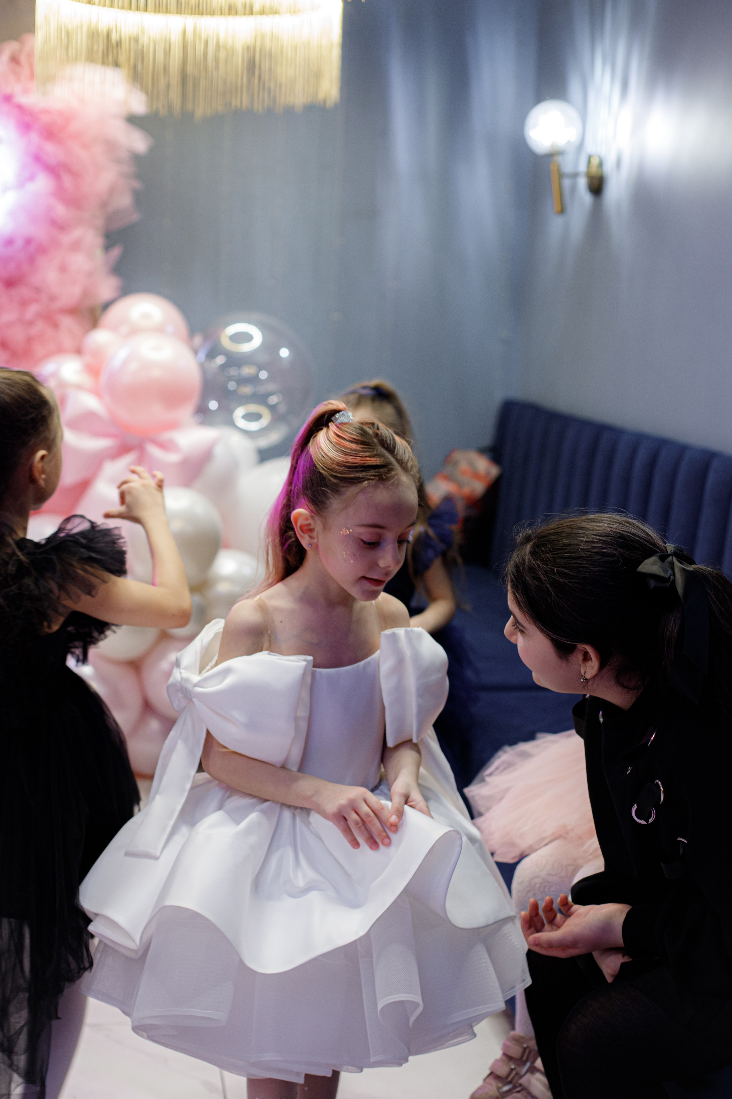 ASIA'S BIRTHDAY PARTY. Photokarish