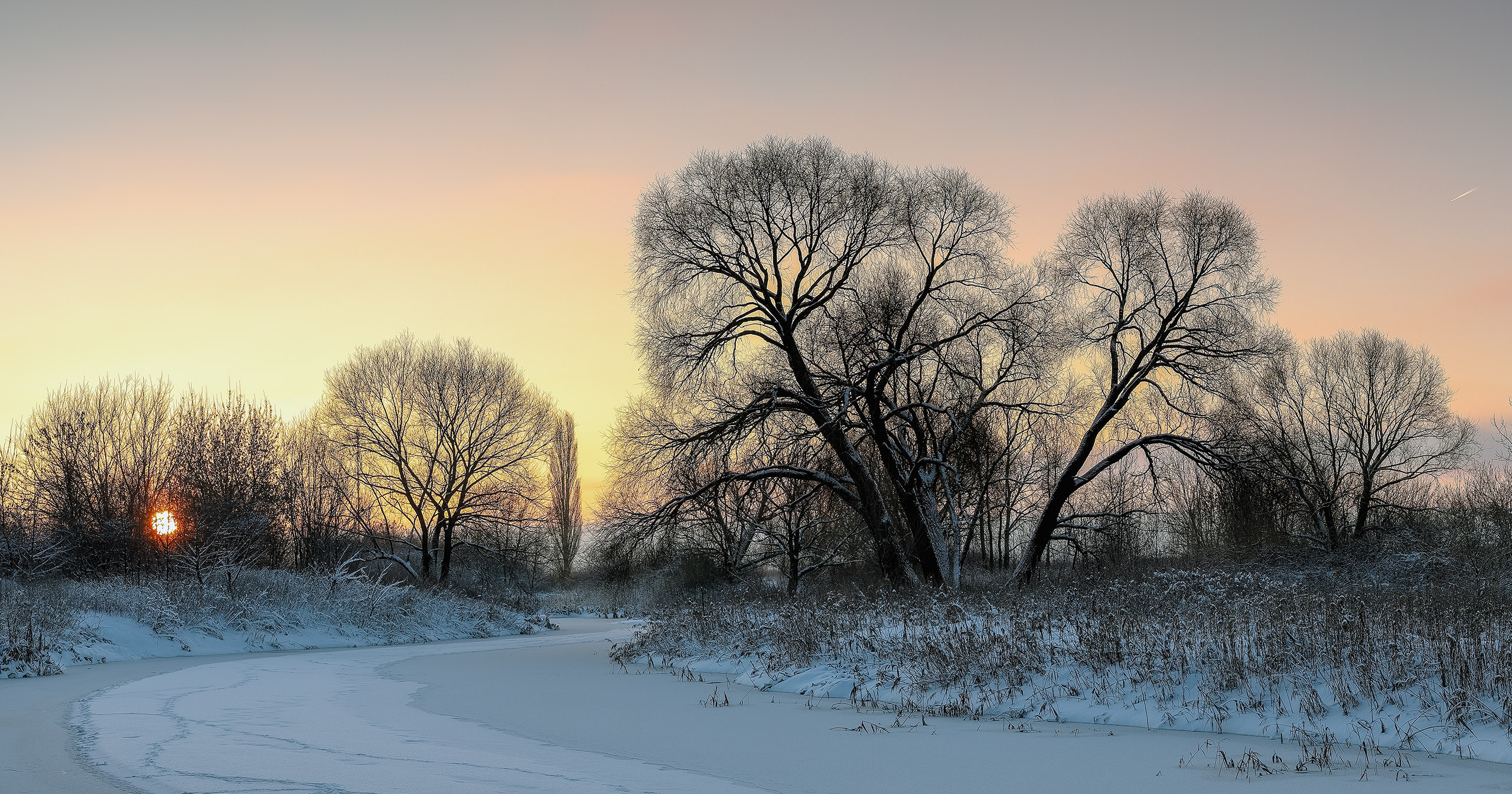 Зимний рассвет на речке Быковка