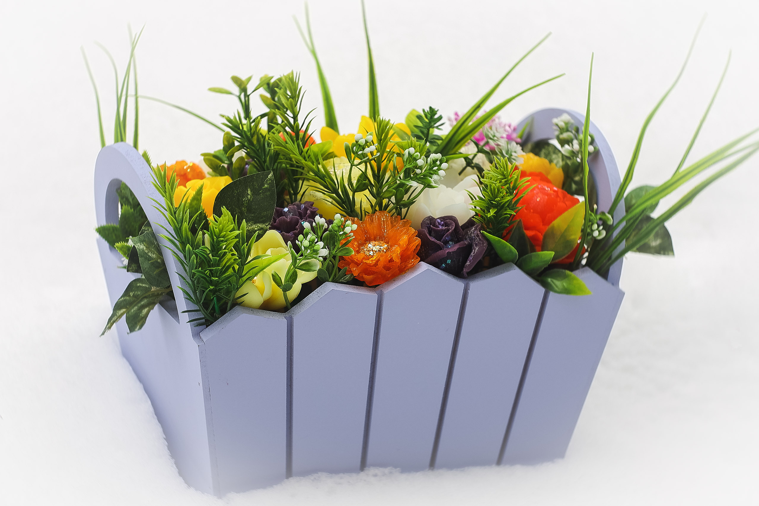 Корзина с цветами из мыла