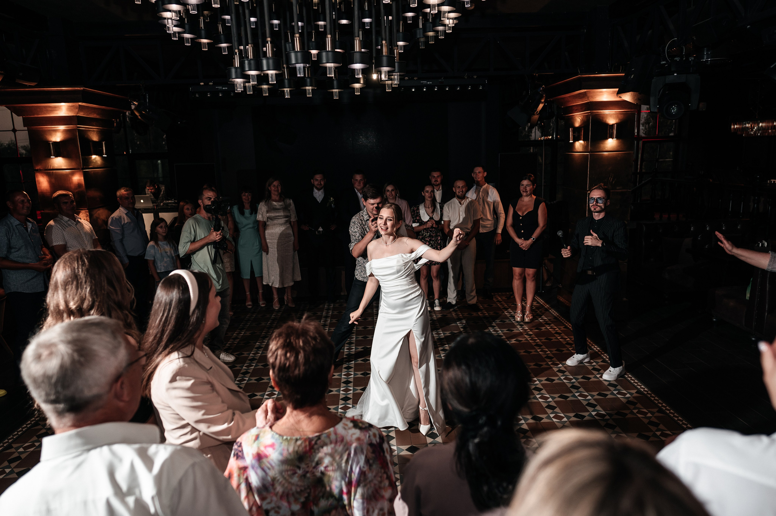 Даниил и Валерия. Черная утка. Полный день. Фотограф Екатерина Бочарникова