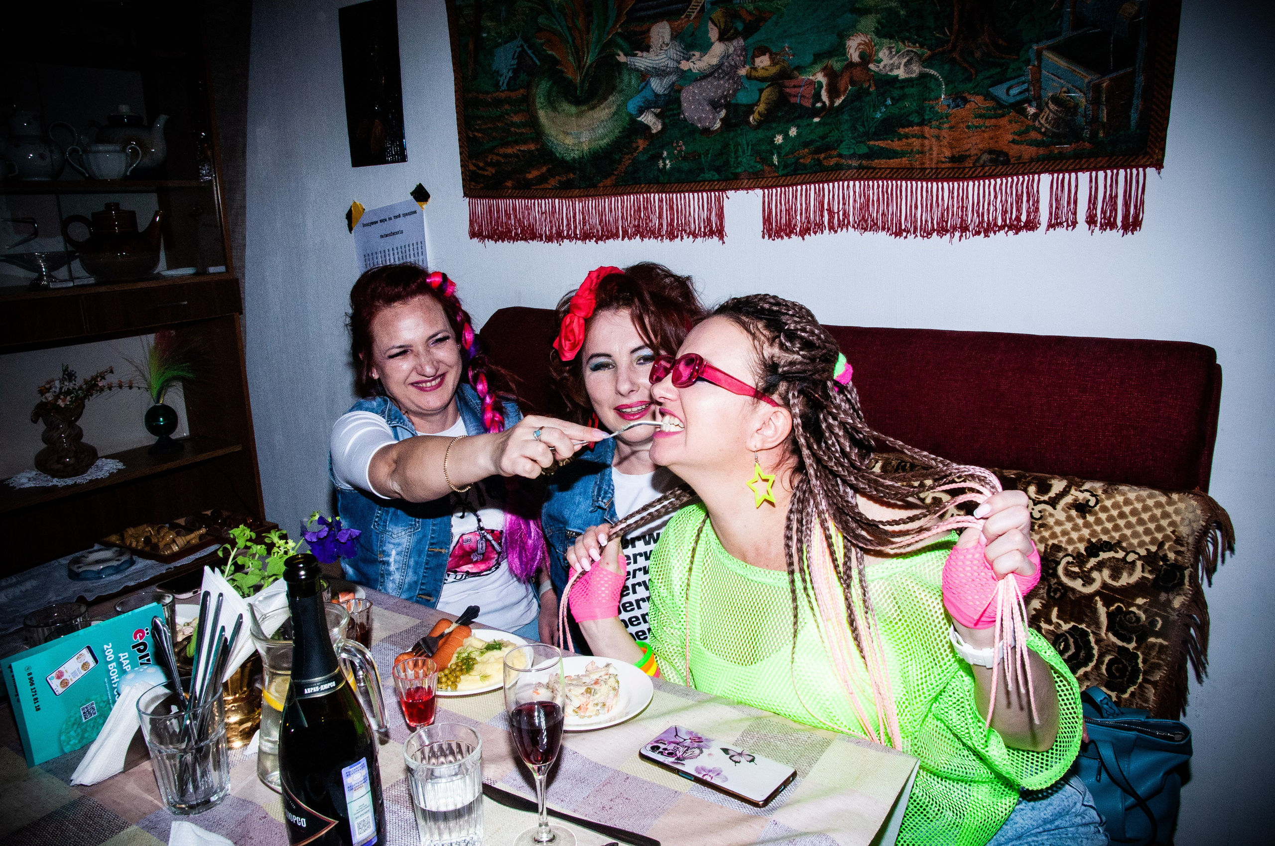 Вечеринка 90-тые. Фотограф Катя Щербина