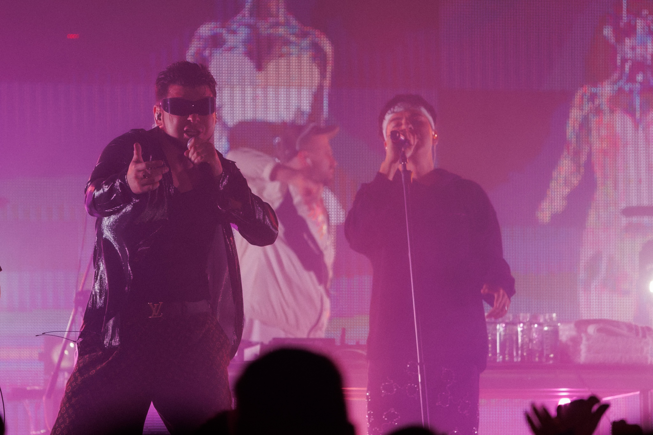 Фотоотчёт и репортаж с концерта группы GAYAZOV$ BROTHER$. Красильников Евгений — профессиональный фотограф в Ростове-на-Дону