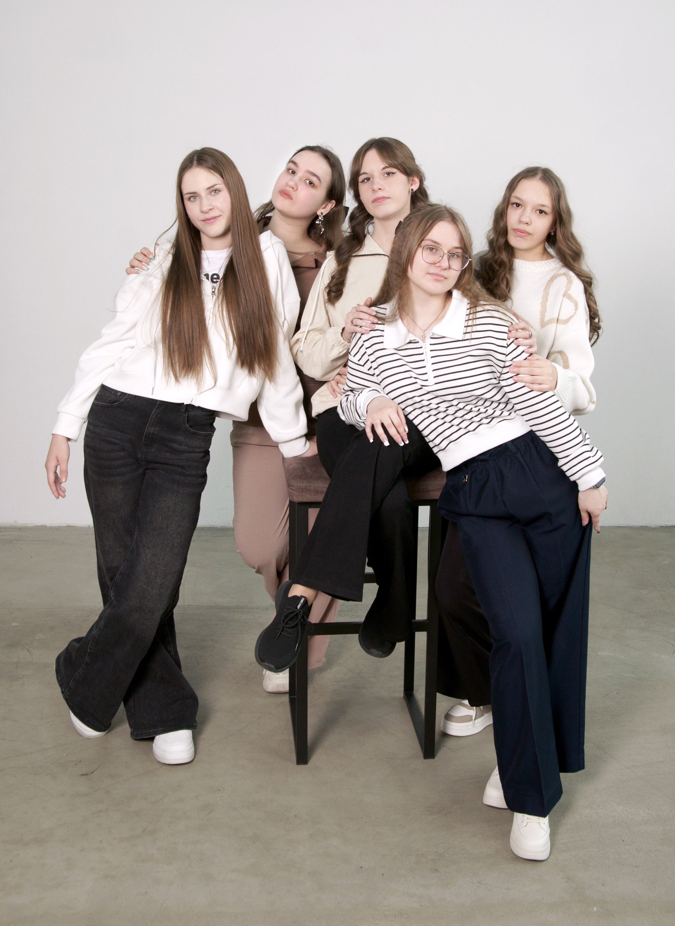 Студийная фотосессия выпускников 9,11 классов в Иркутске