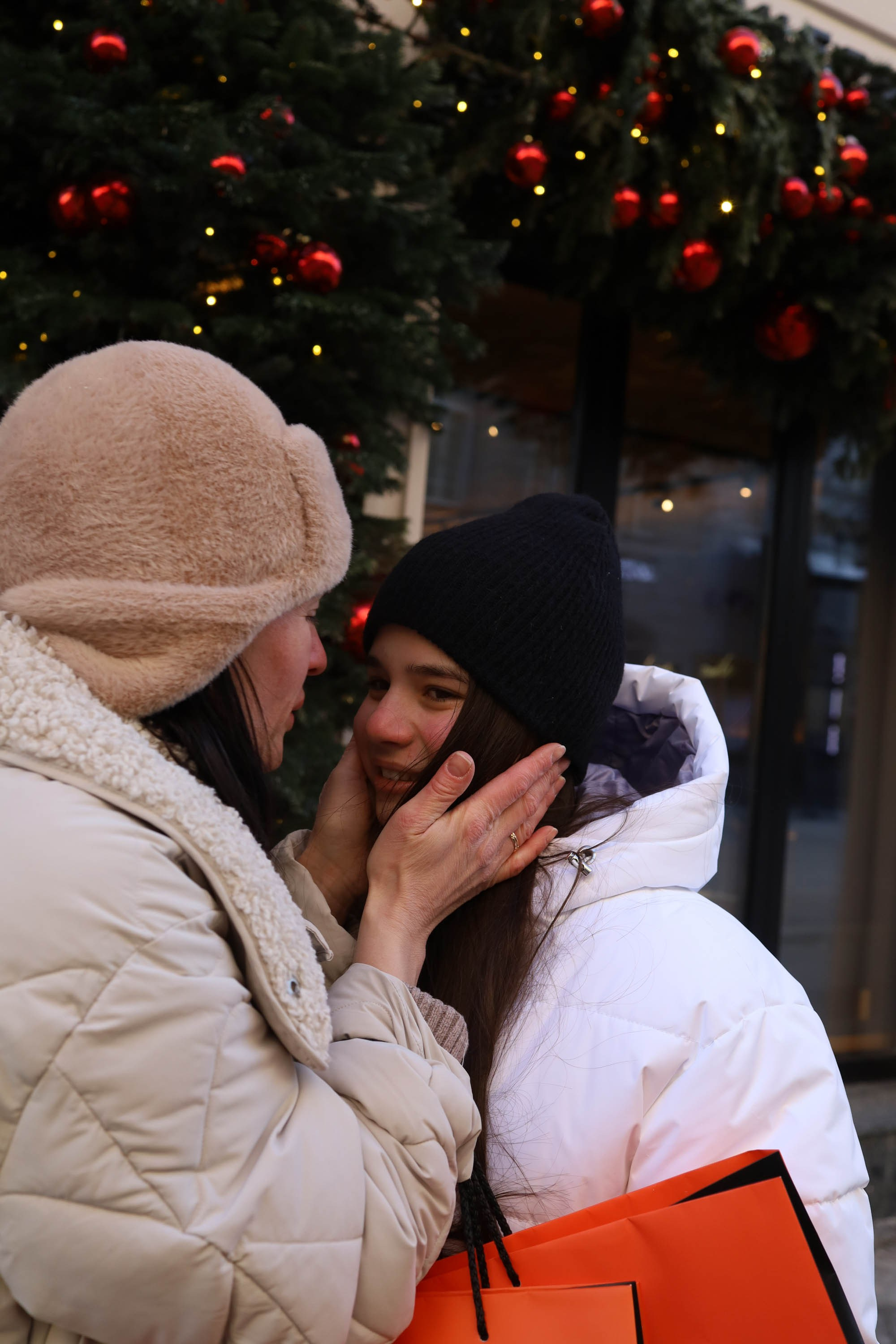 Мама с дочкой