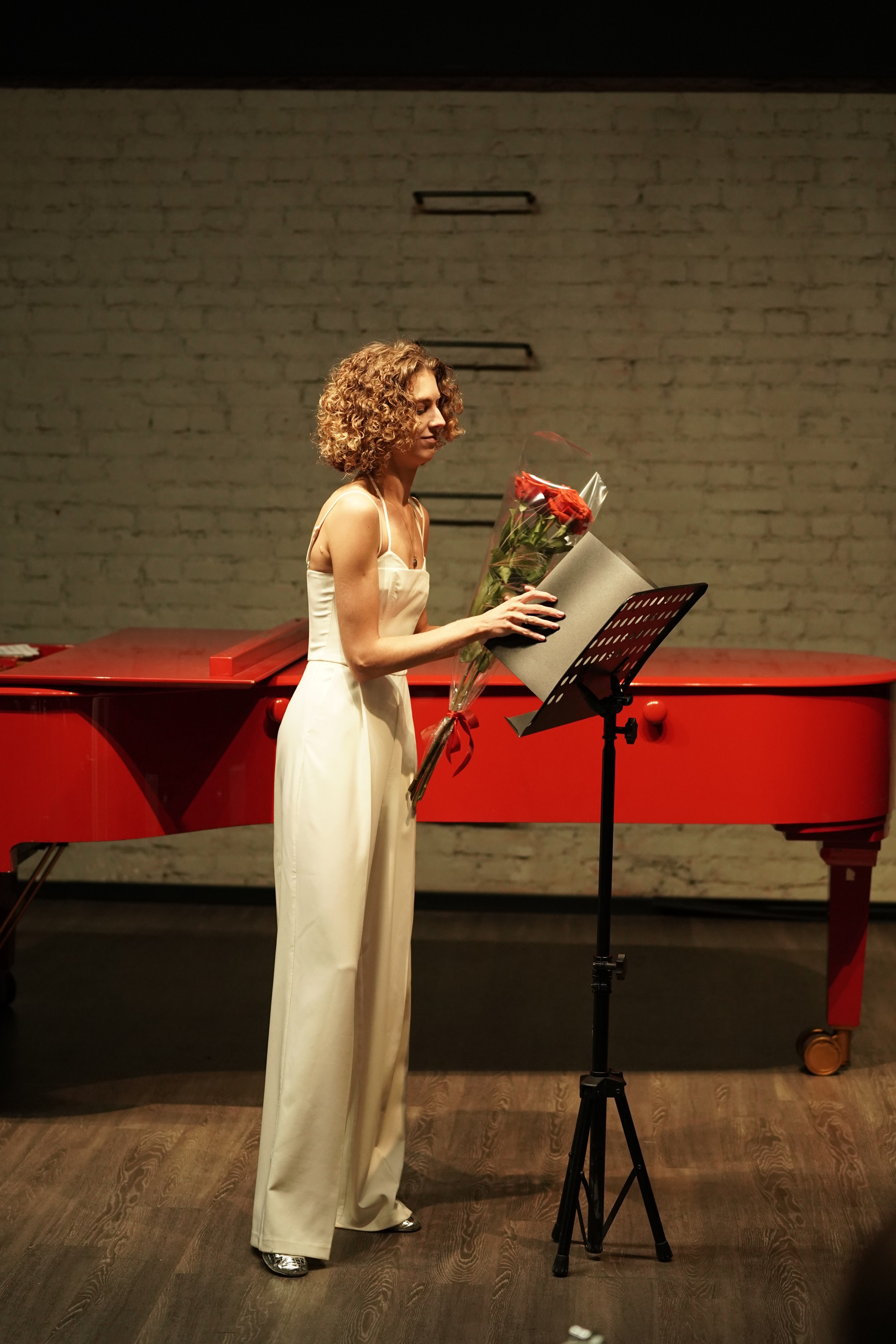 В сумраке Есенин-центра. 7/11/25. Фотограф Строгино Яна Гавриленко