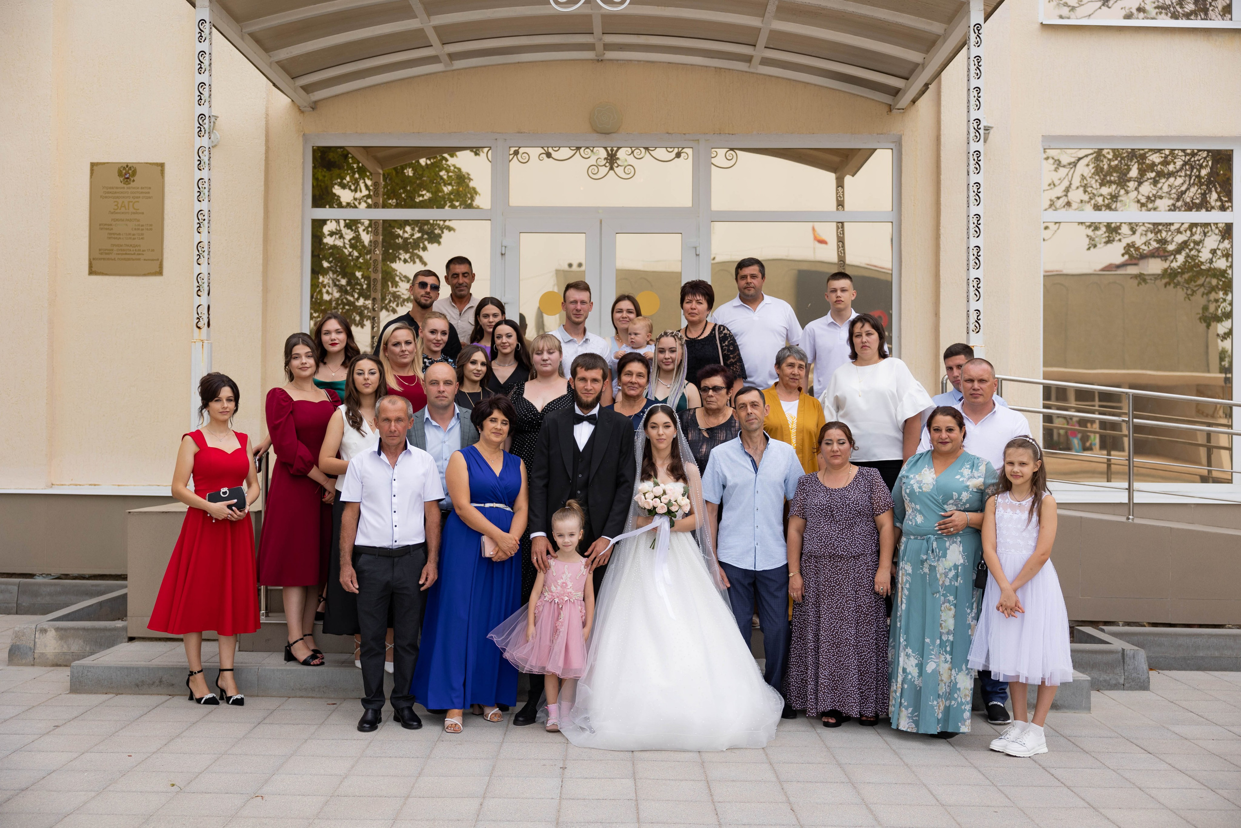 Милана и. Видеосьемка, фотосьемка свадеб, юбилеев, утренников в Краснодарском кр