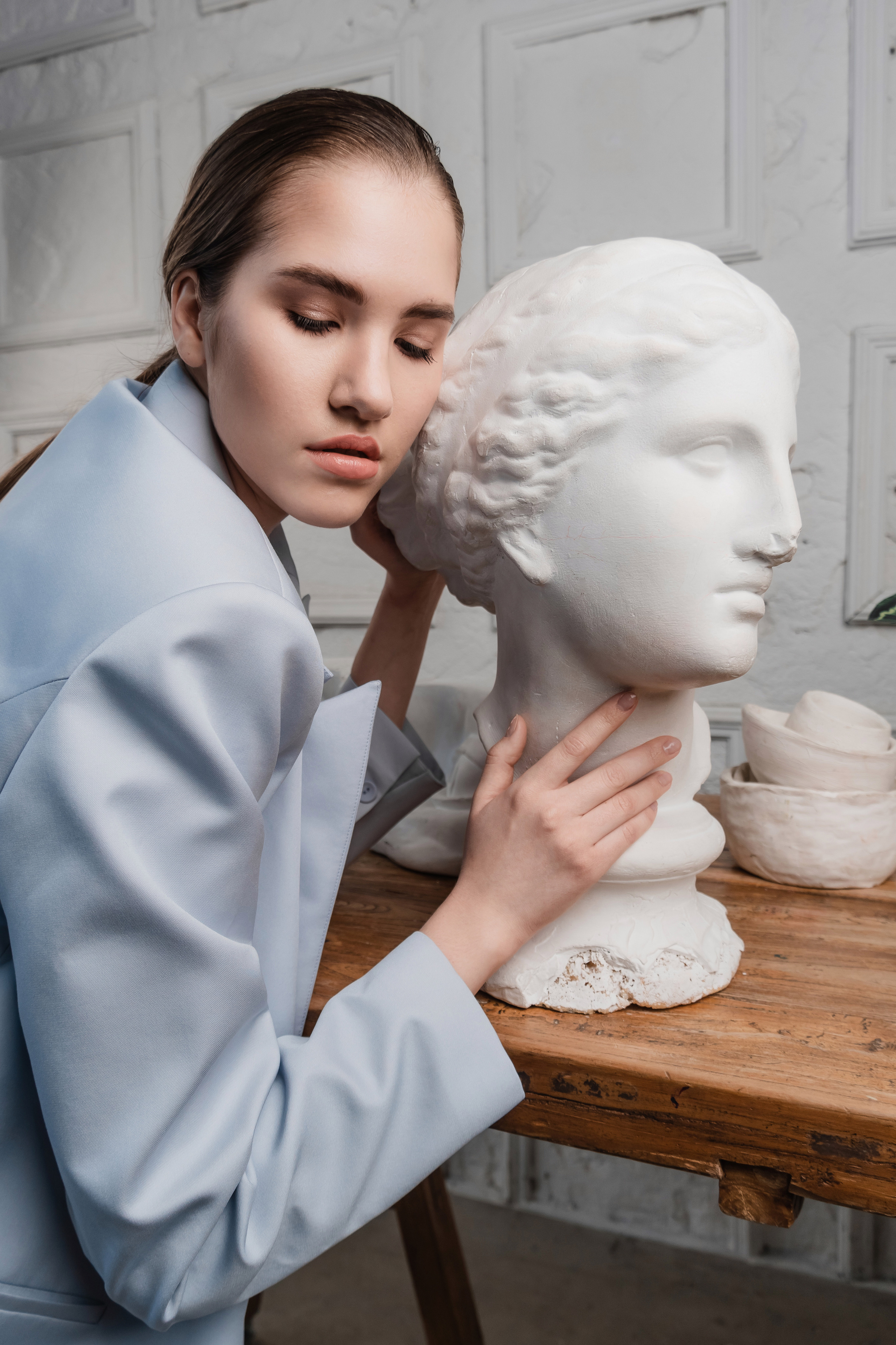 Голубой костюм из смесового шелка. Фотограф Москва