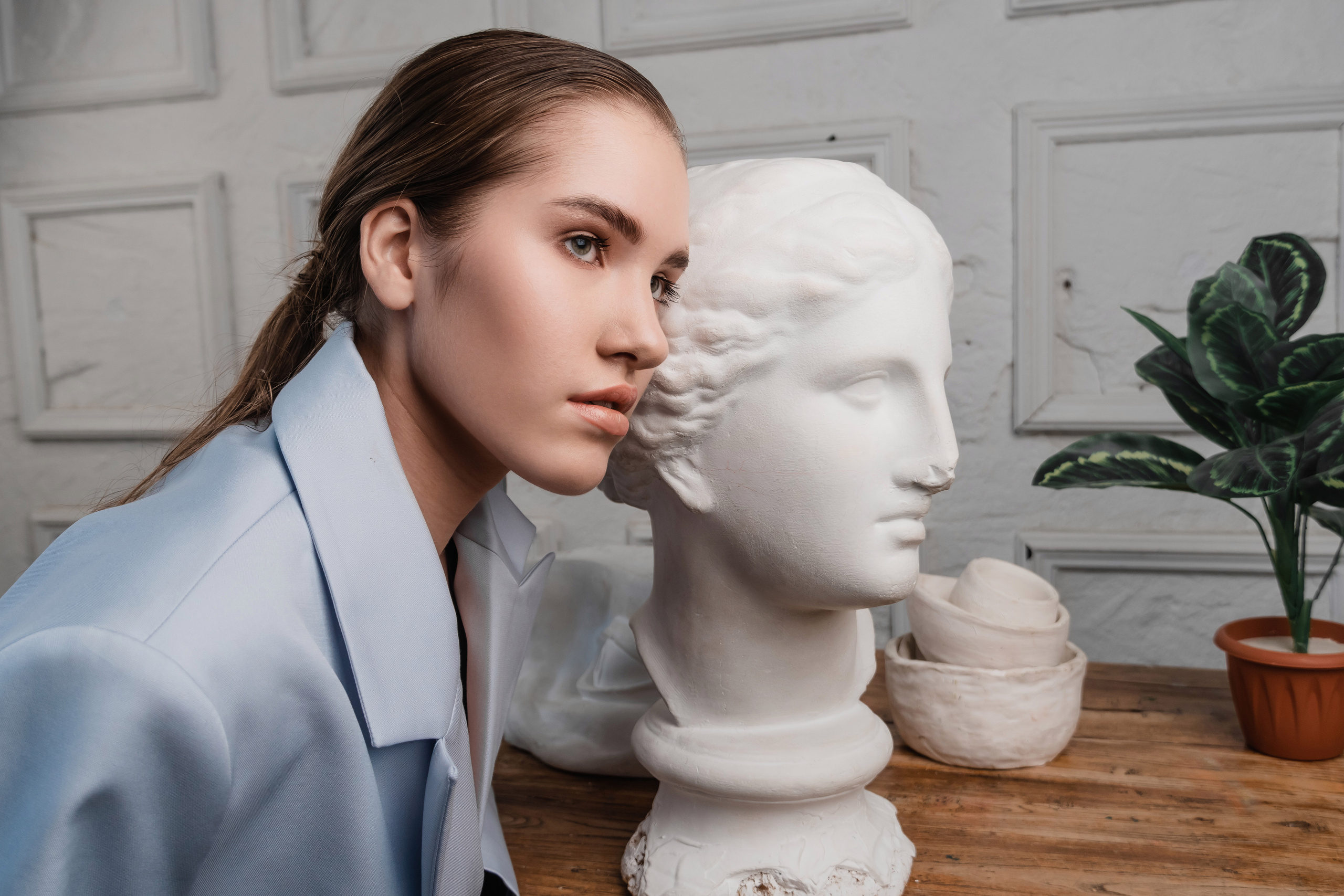 Голубой костюм из смесового шелка. Фотограф Москва