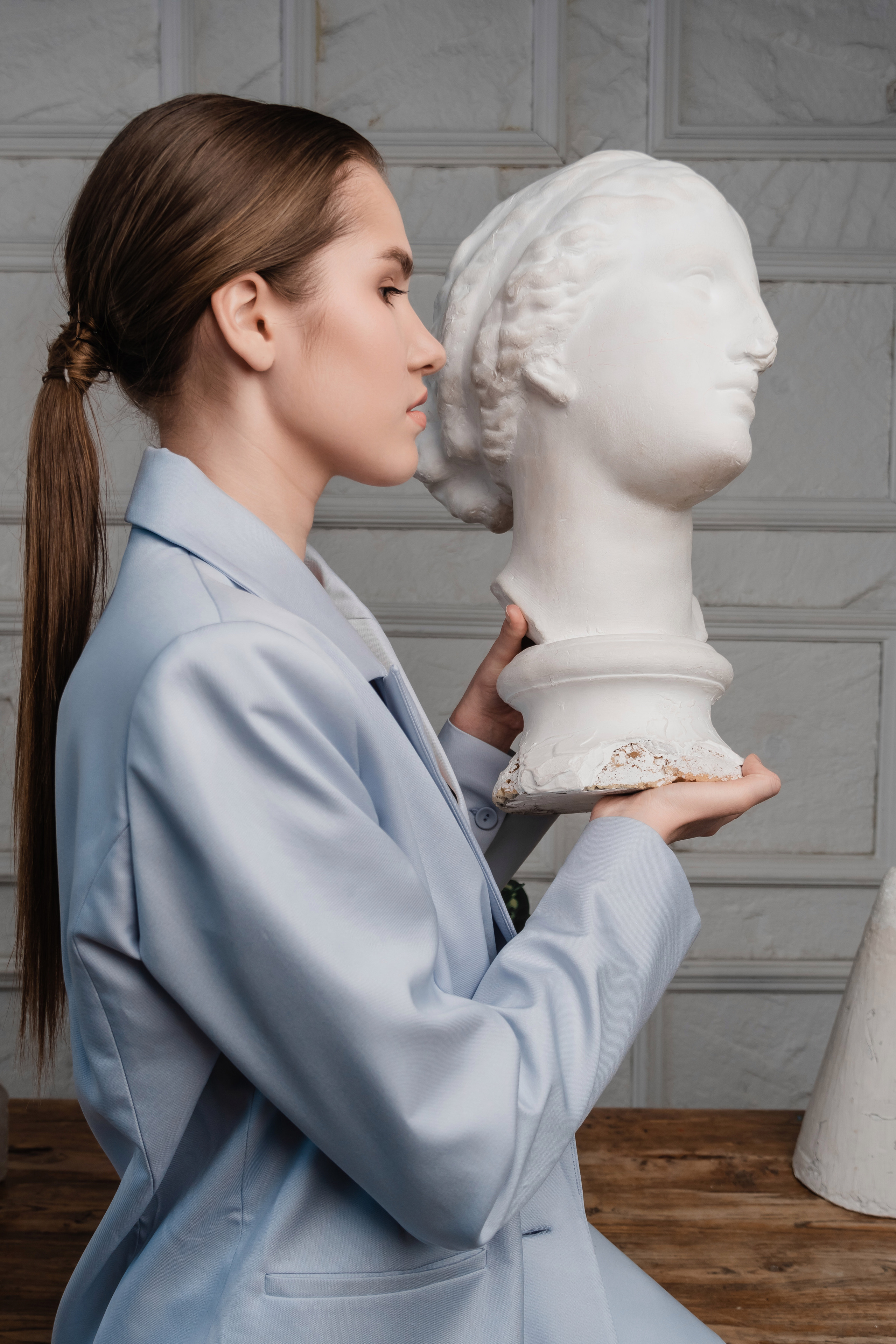 Голубой костюм из смесового шелка. Фотограф Москва