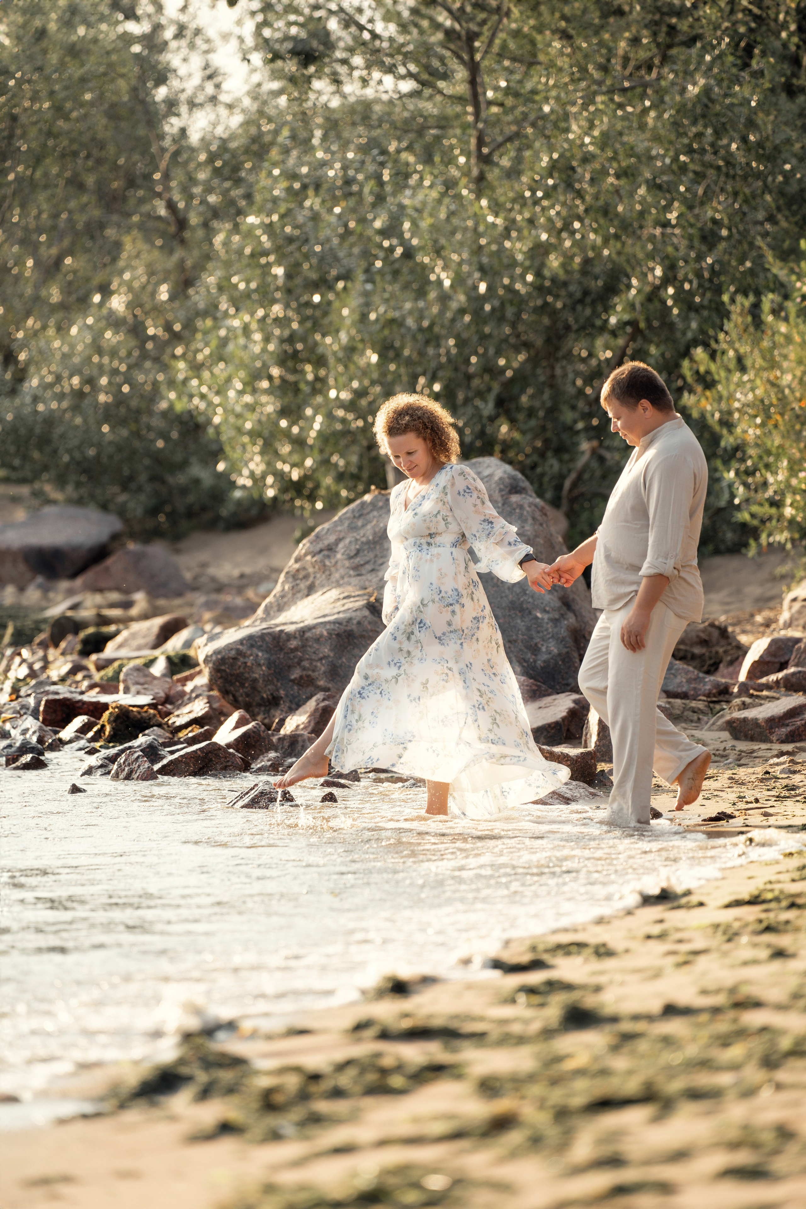 Фотосессия большой семьи на берегу Финского залива