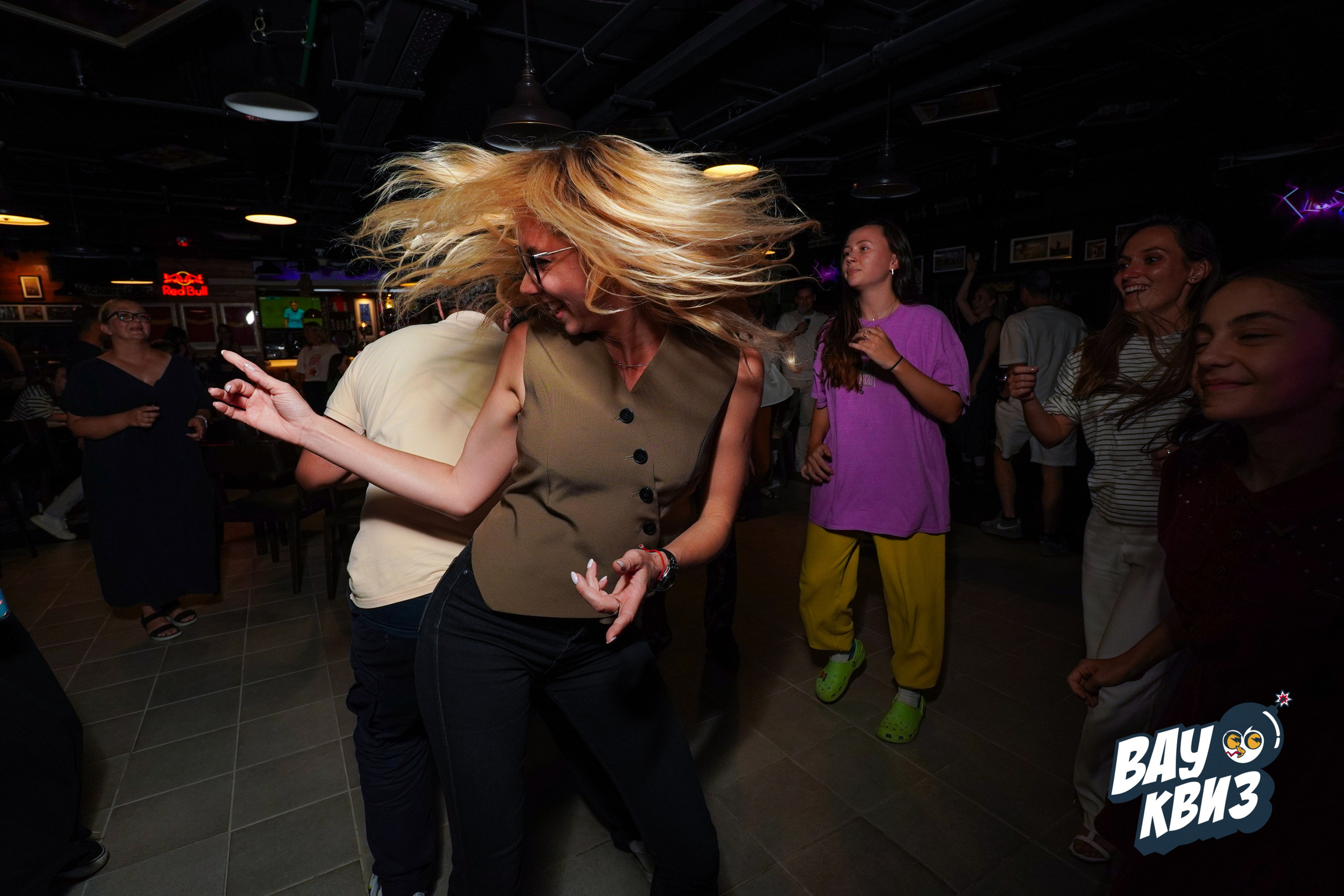 WOW QUIZ DUBAI. Фото | Видео Контент Мишель Ватаманюк