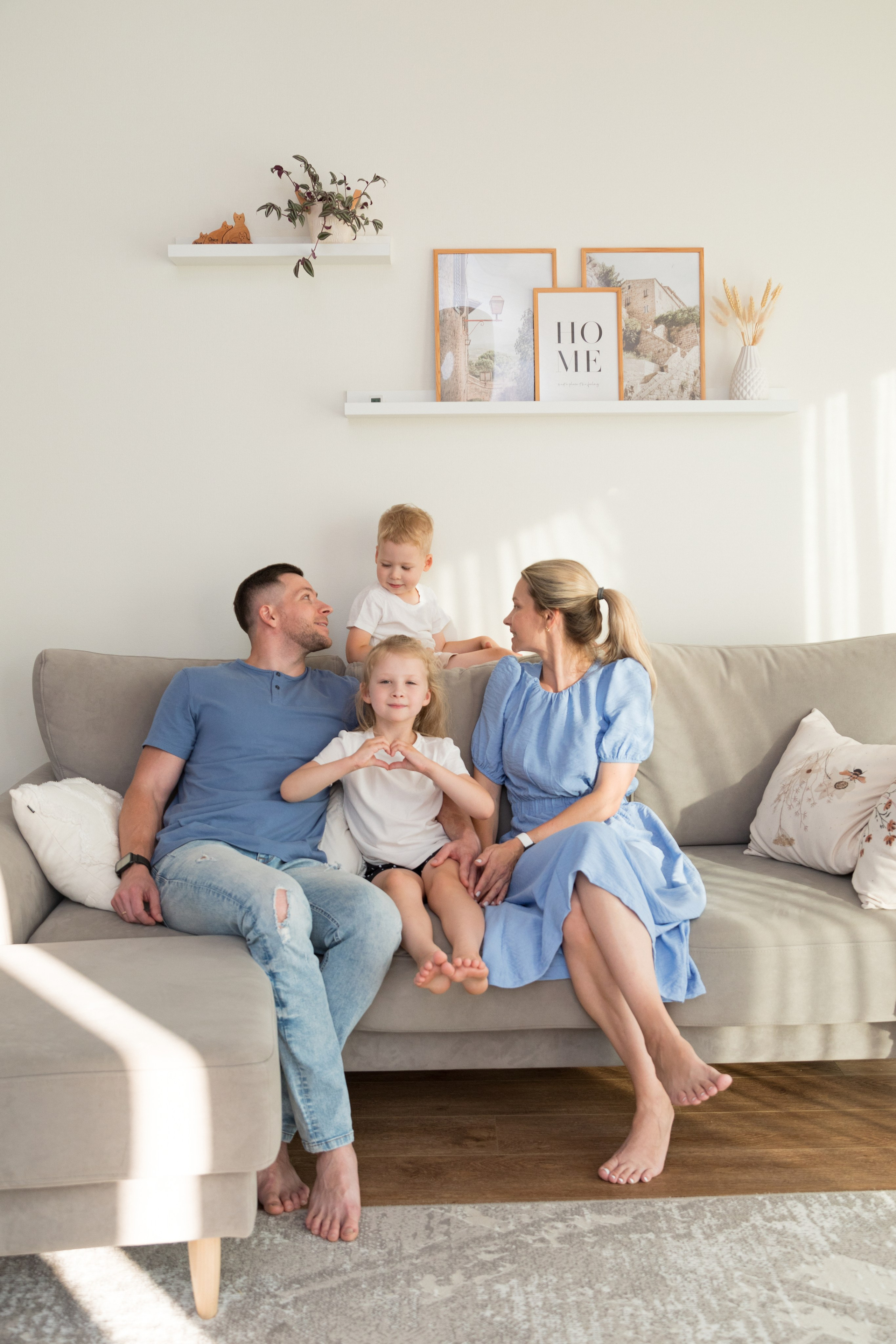 Семейная фотосессия дома. Детский и контент фотограф Надя Волкова Санкт-Петербург