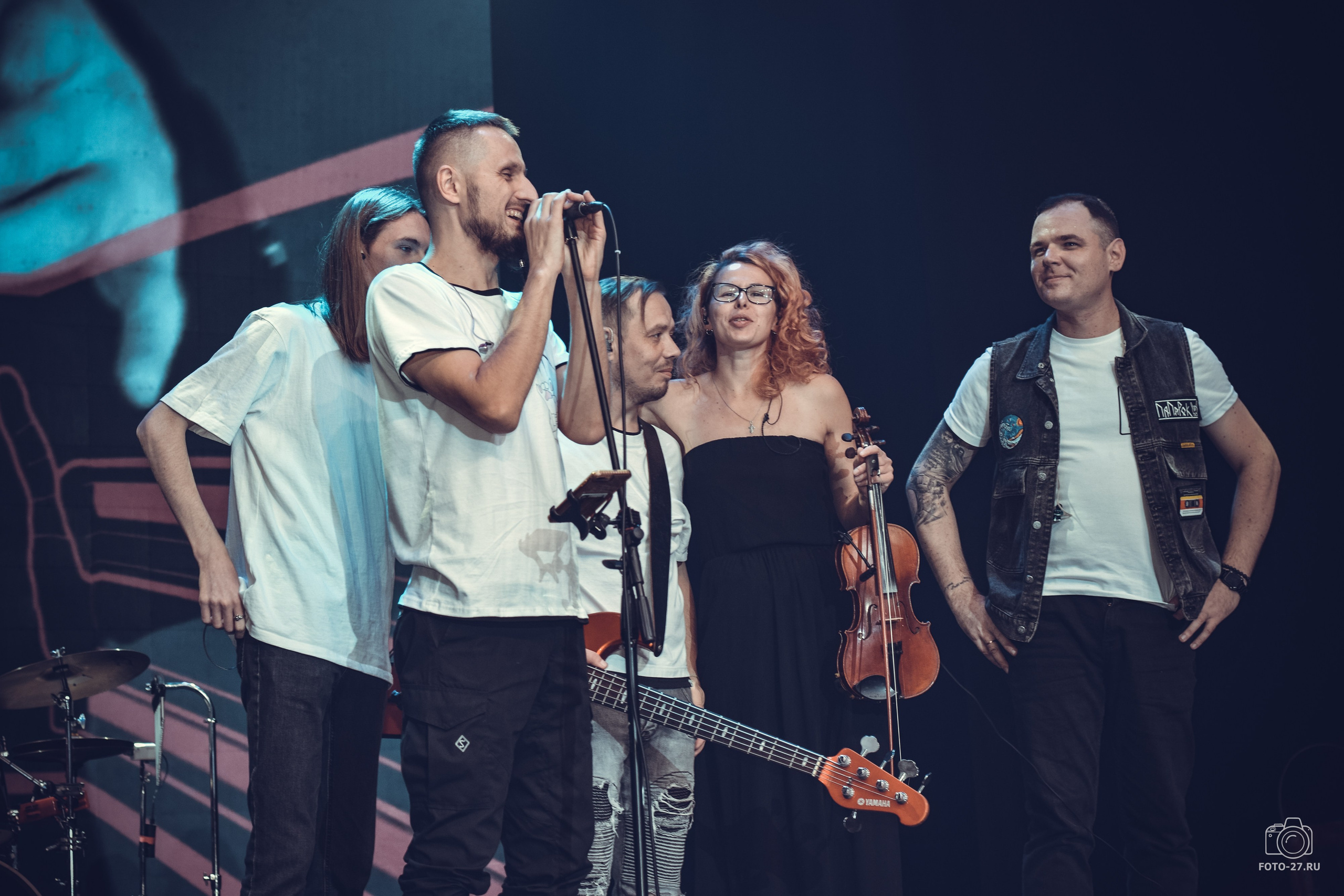 Антон Курдюмов фотограф в Хабаровске Рина Курдюмова фото27 foto27 Антон Дорофеев репортажный репортаж документалист Тони и Рина фотосоздатели ПаПаРоК Философия и любовь сольный концерт ОДОРА Хабаровск