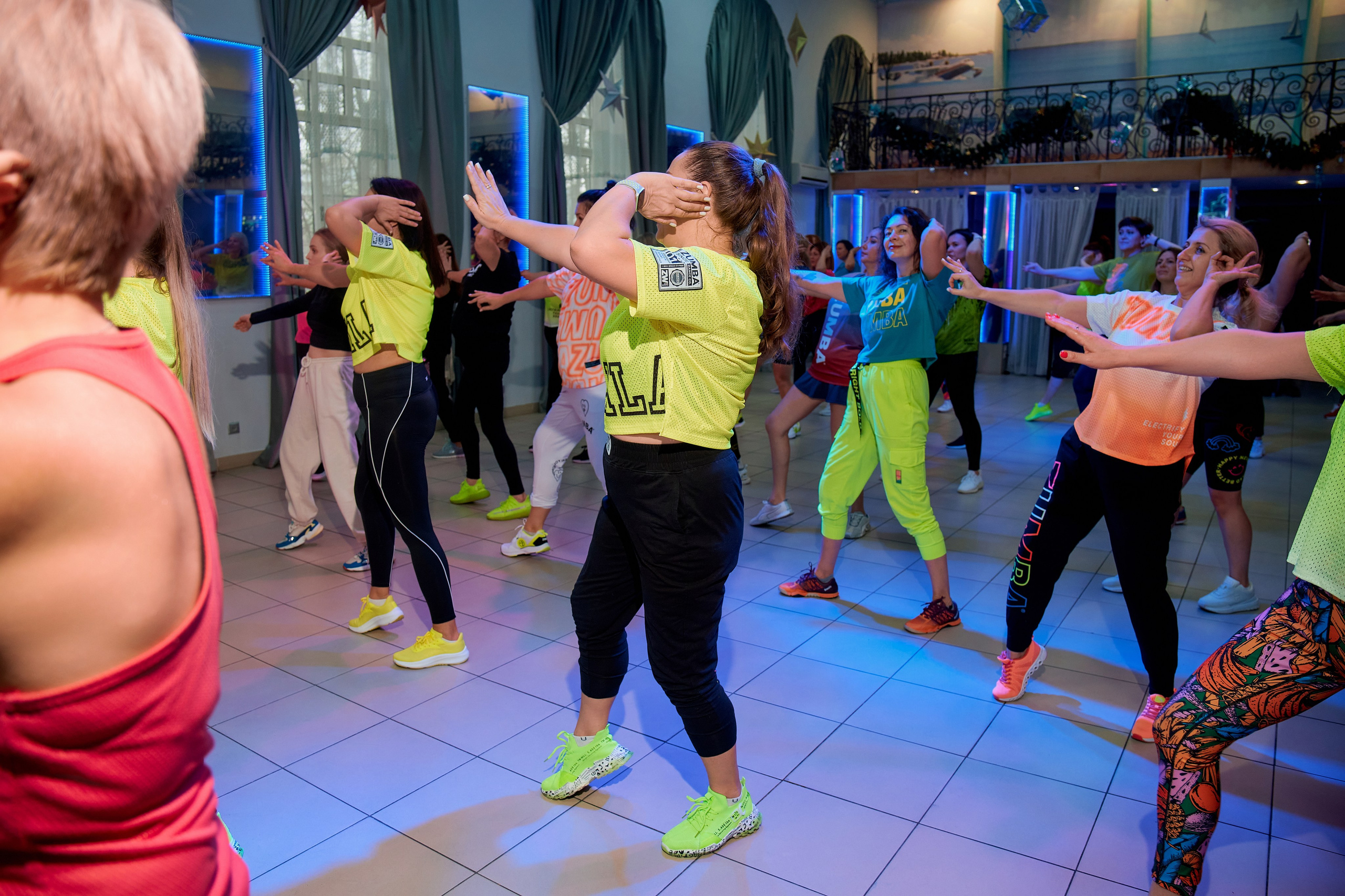 Благотворительная тренировка ЗУМБА. Арт-кафе «Чайка». Фотограф Таганрог Анна Трайжон