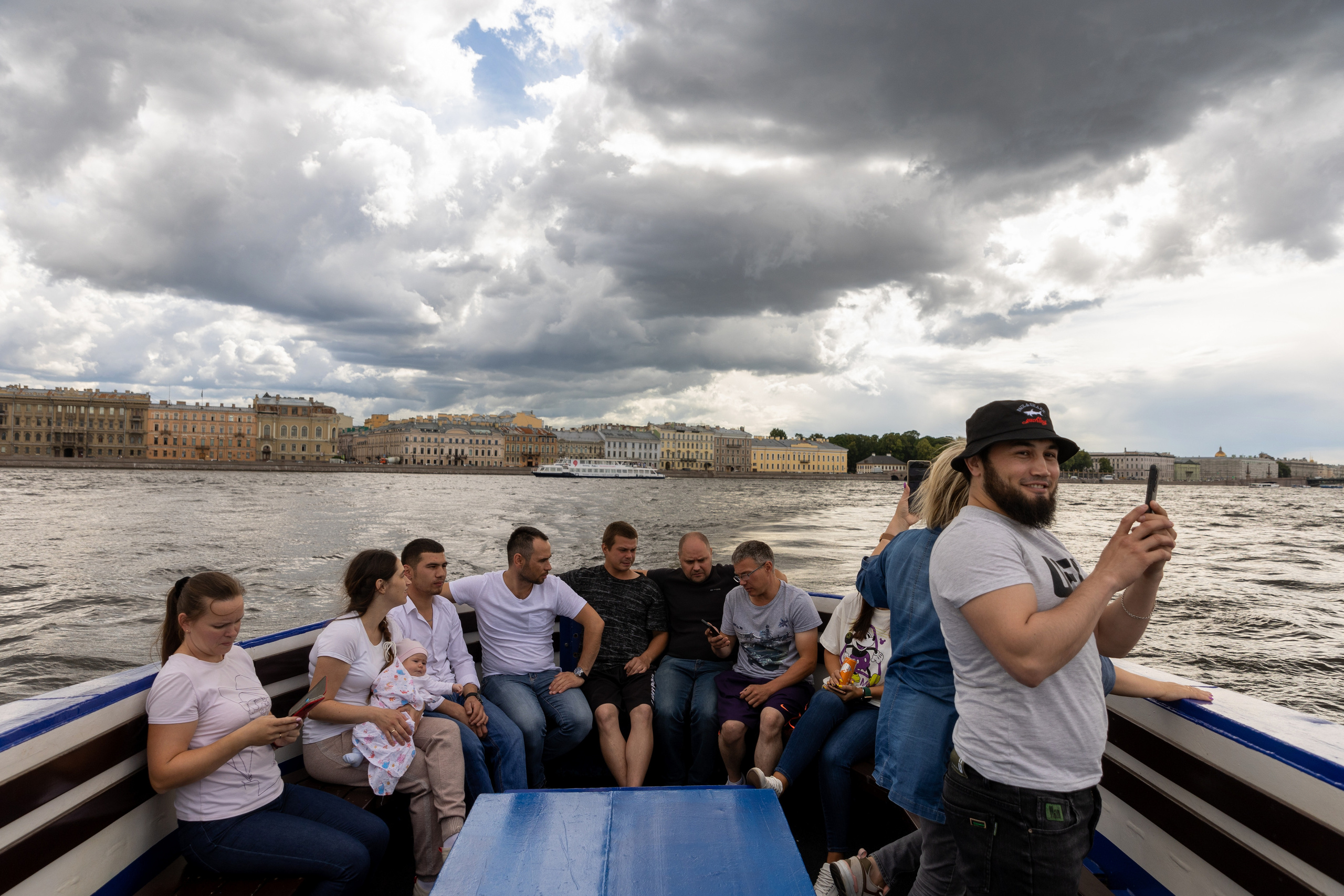 Летний корпоратив на кораблике. Фотограф в Санкт-Петербурге Закута Ольга