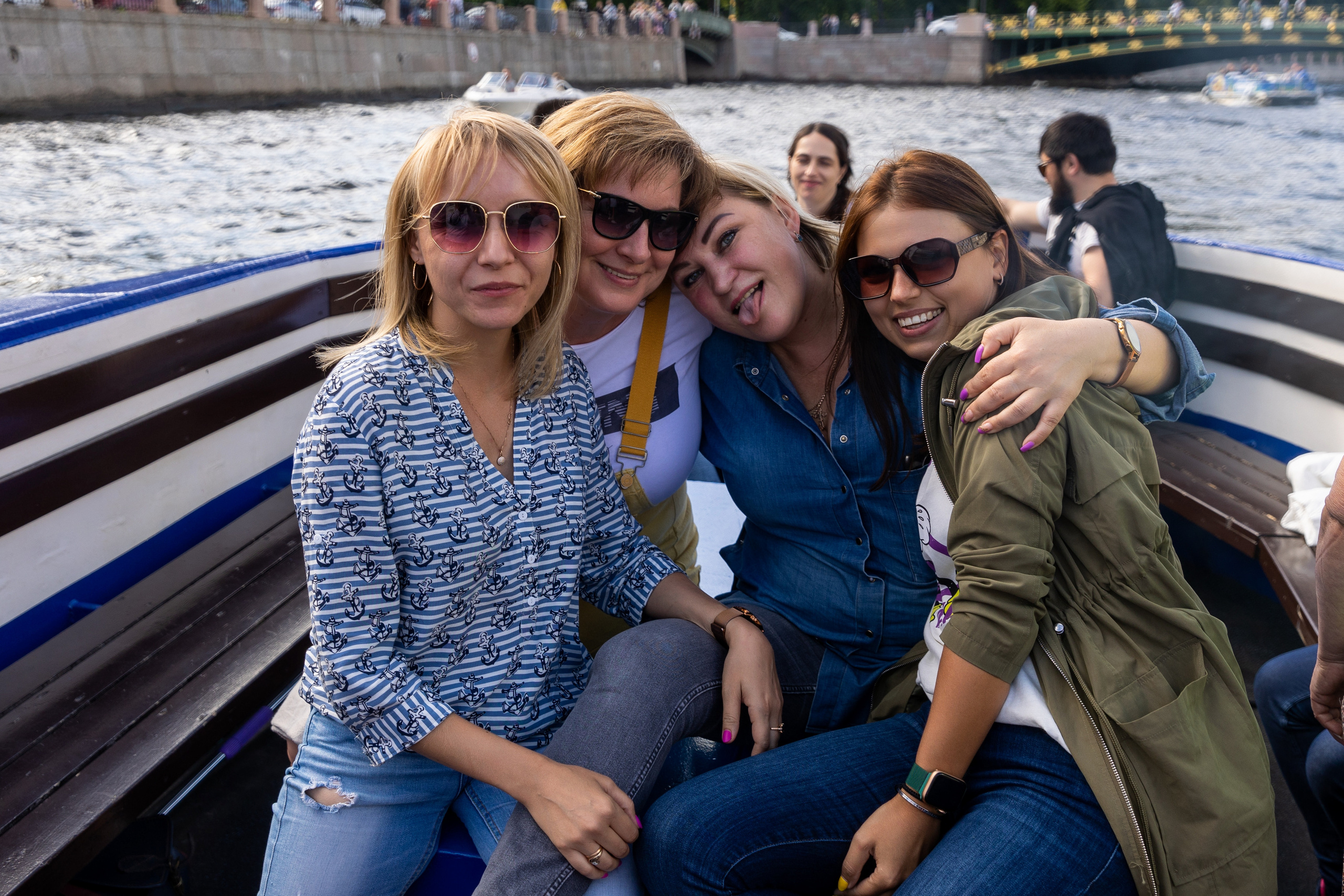 Летний корпоратив на кораблике. Фотограф в Санкт-Петербурге Закута Ольга