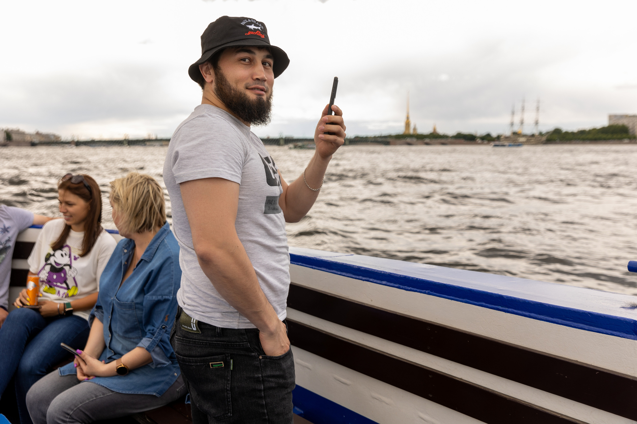 Летний корпоратив на кораблике. Фотограф в Санкт-Петербурге Закута Ольга