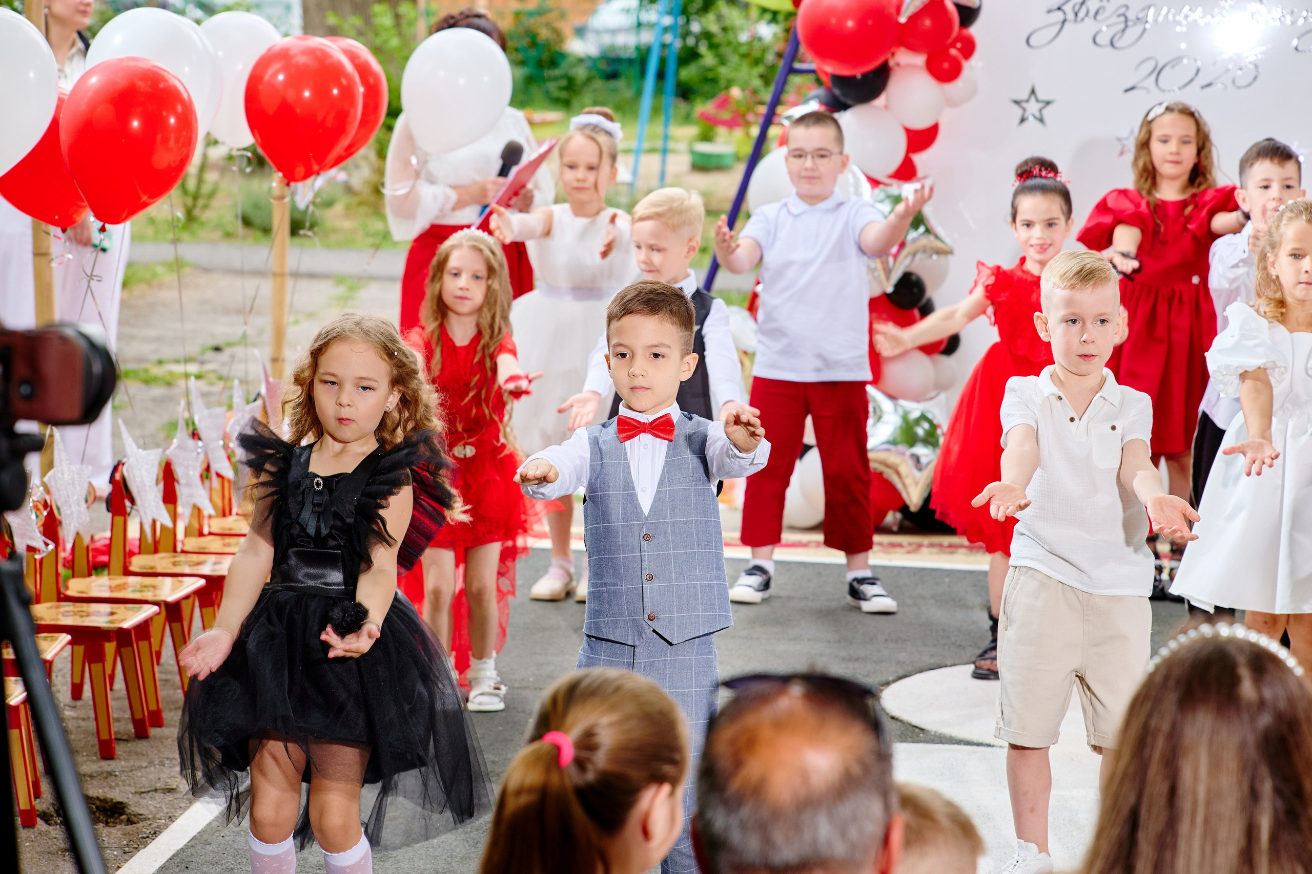 Выпускной 45 сад. Фотограф Выпускные альбомы Таганрог Сергей Коробченко