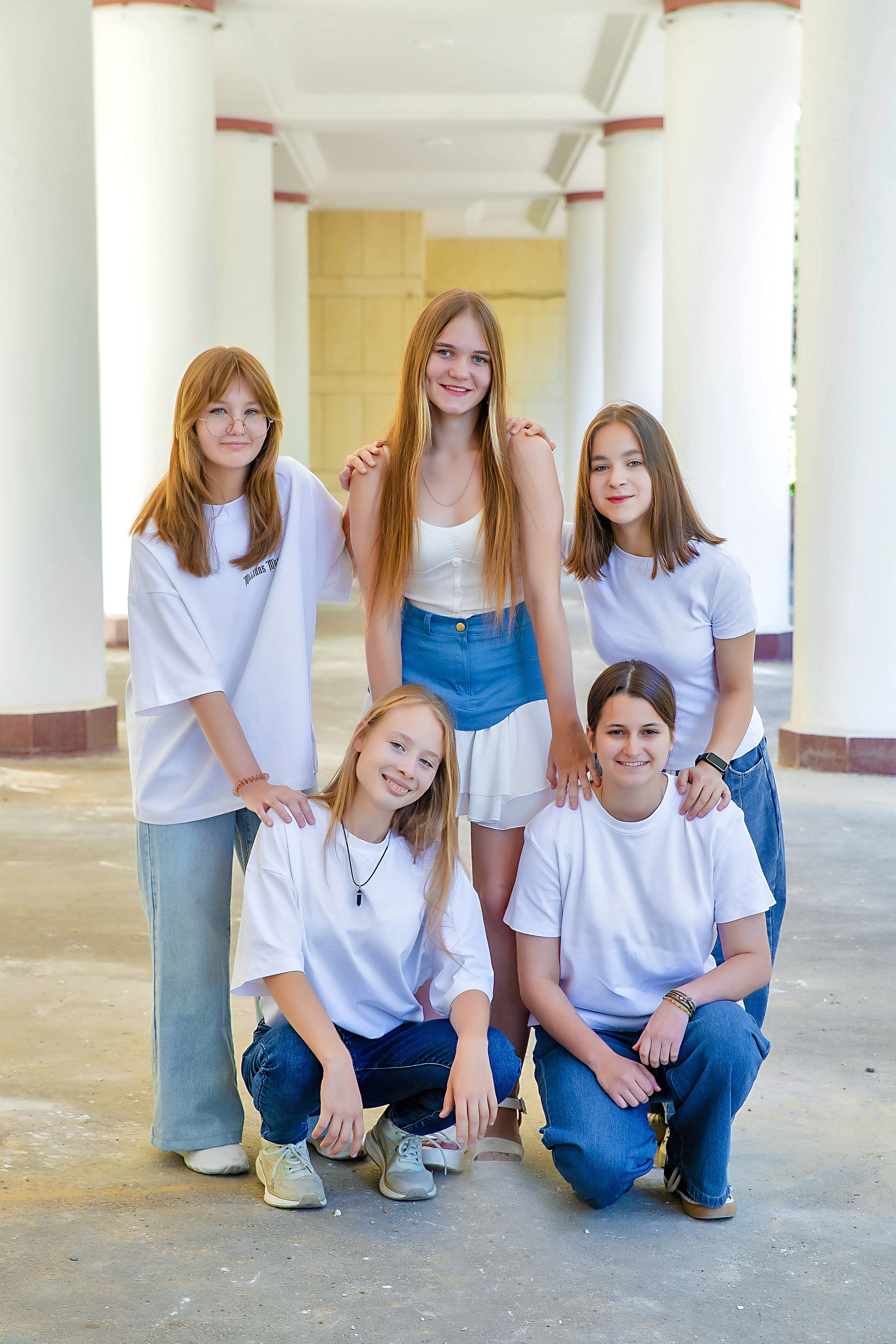 Фотосессия ШКОЛА 81 КЛАСС 11Б Выпуск 2026. Современные Выпускные Альбомы в Ростове-на-Дону