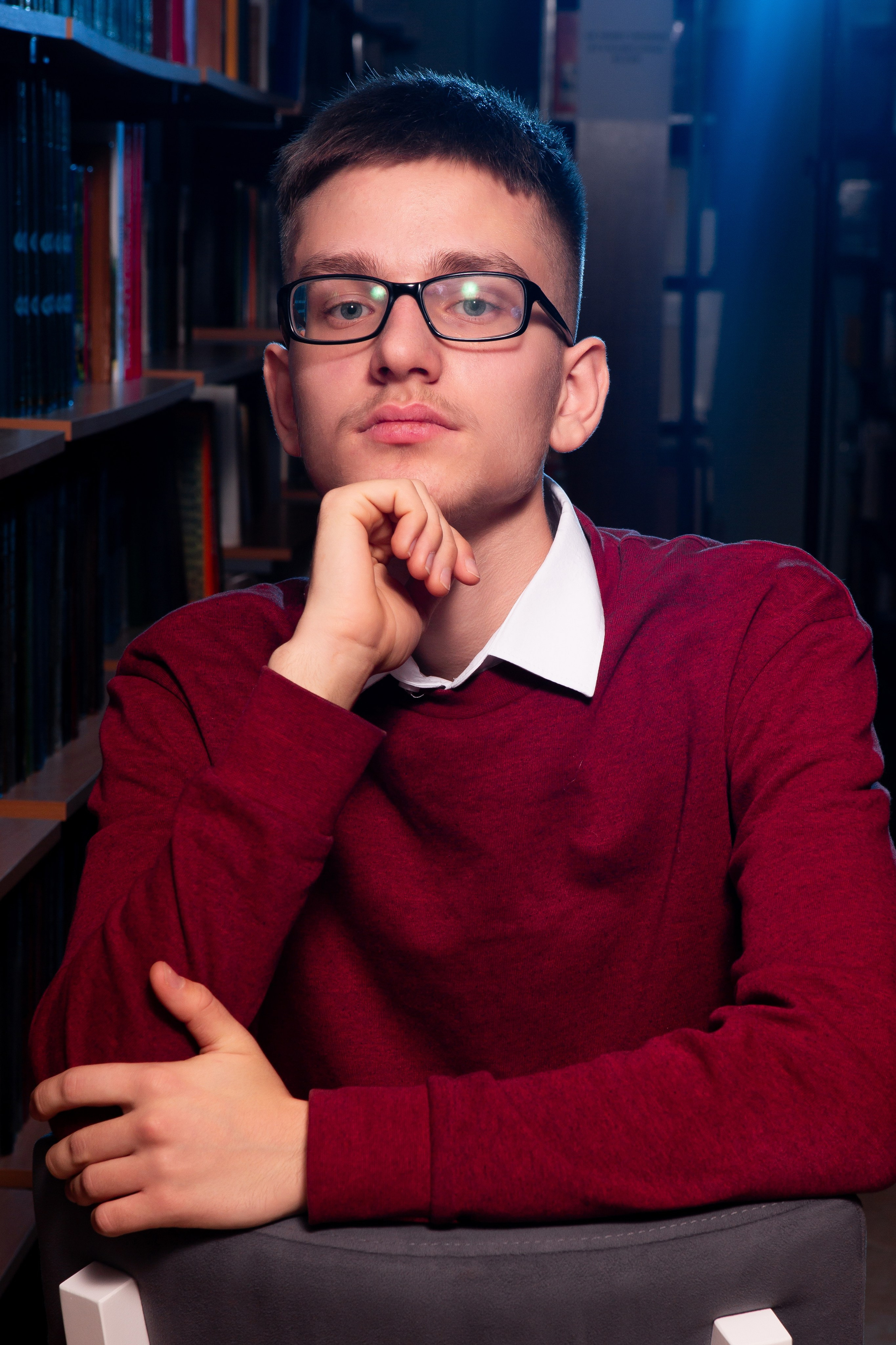 СЪЕМКА ПОРТРЕТОВ В БИБЛИОТЕКЕ ДЛЯ 11 КЛАССОВ-1. ТВОЙ АЛЬБОМ / ТВОИ ПРАВИЛА