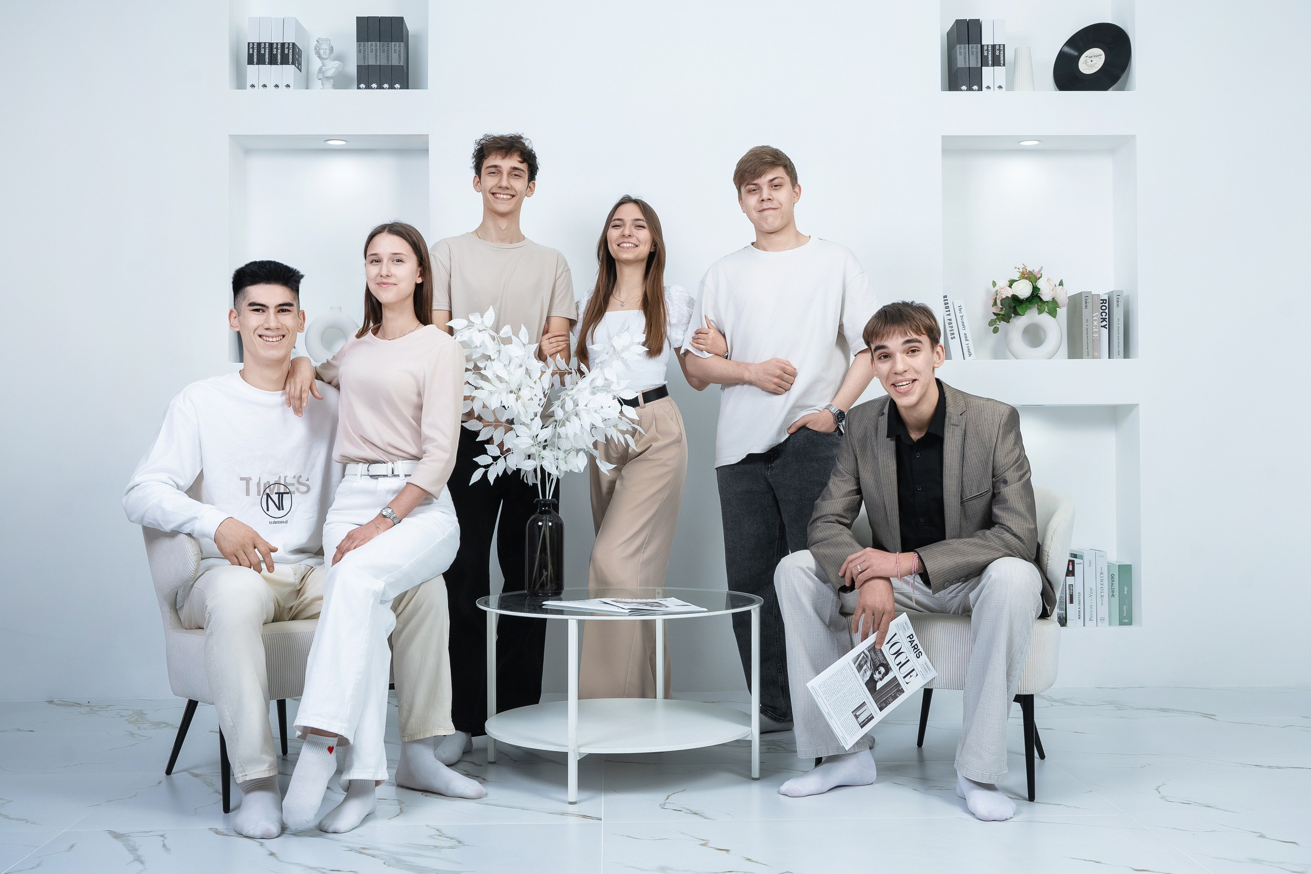 Выпускная фотосессия в фотостудии. Выпускные альбомы Нижнекамск Набережные Челны Фотостудия Небо