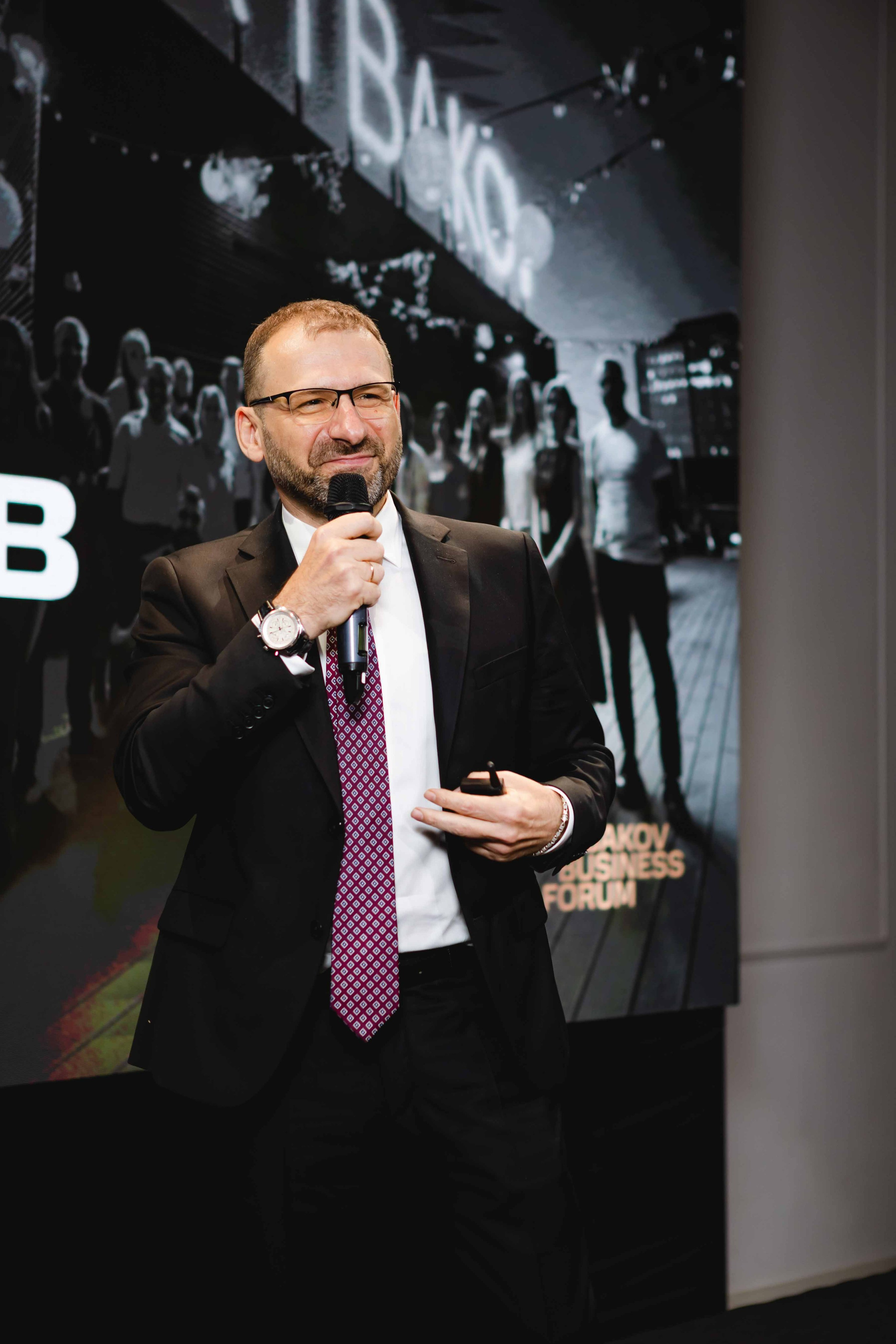 Ивенты и Конференции. Сайт с красивыми фотографиями и людьми