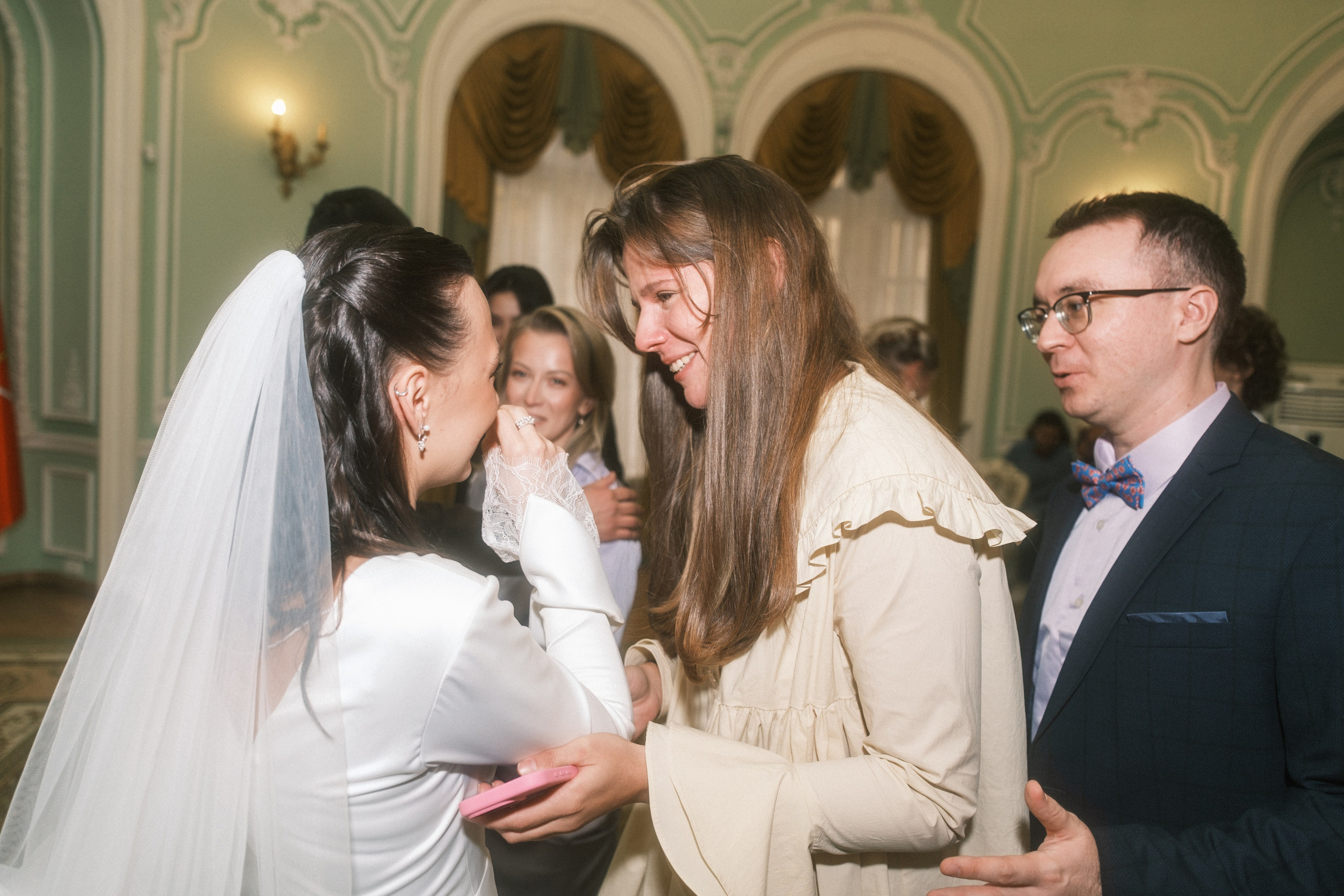 Рустам и Анастасия (📍 Эрмитаж • Петроградский ЗАГС • банкет на 50 гостей). Свадебный и портретный фотограф Иван в Санкт-Петербурге | Профессиональная фотосъёмка