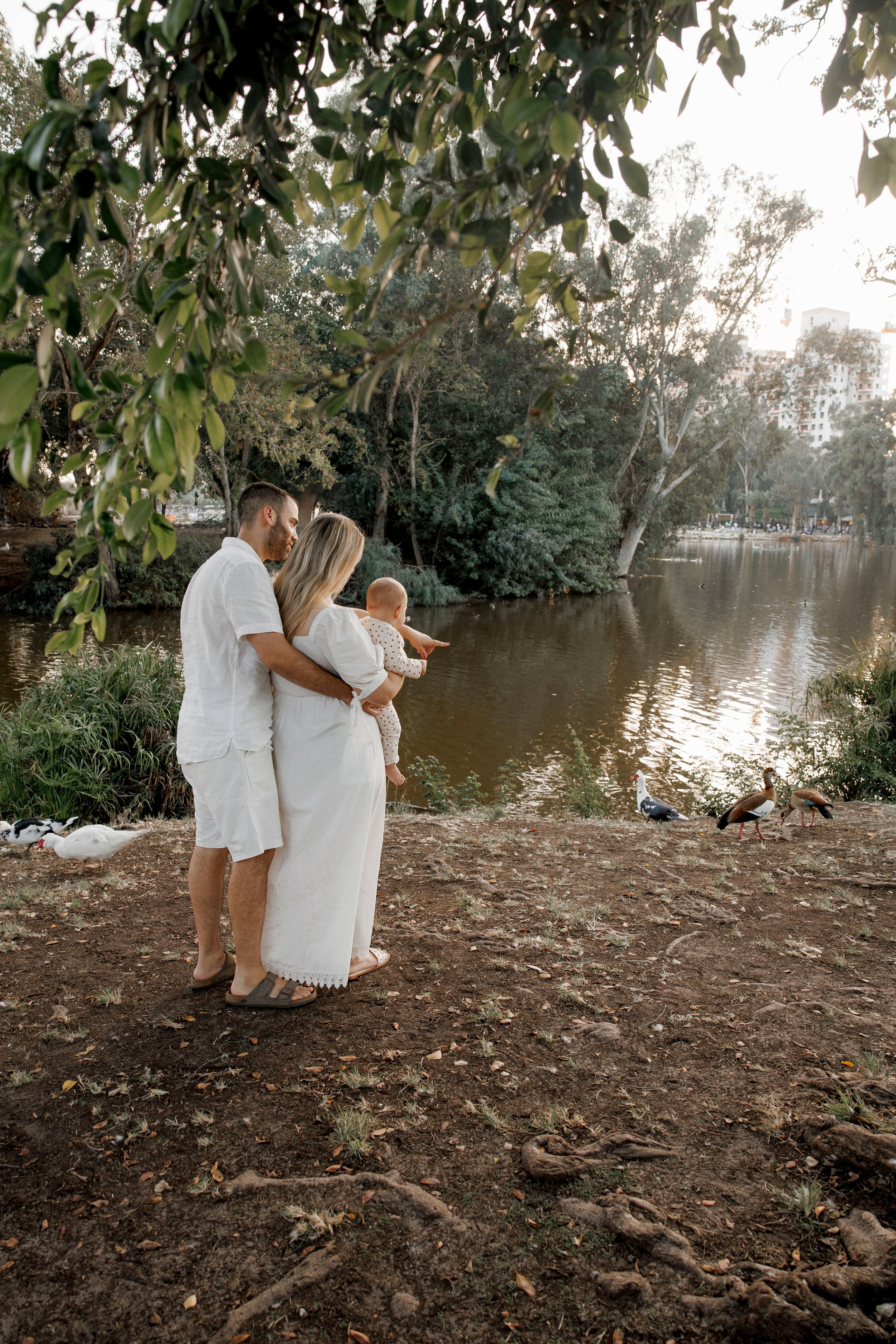 First year photoshoot inside the park (sunset). Wedding and family photographer