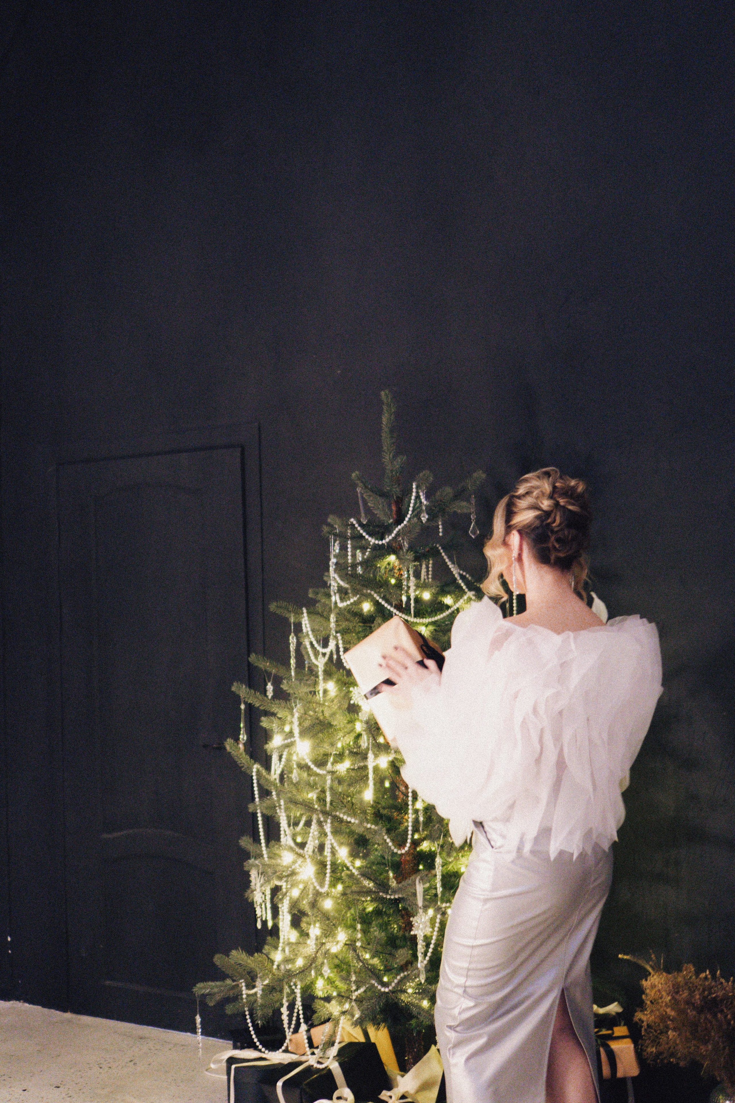 НОВОГОДНЯЯ ФОТОСЕСИИЯ В СТУДИИ ДЛЯ ДЕВУШКИ И ПРОГУЛКА ПО ЧЕРНЫШЕВСКОЙ. Профессиональный фотограф, Санкт-Петербург — Виктория Богомолова