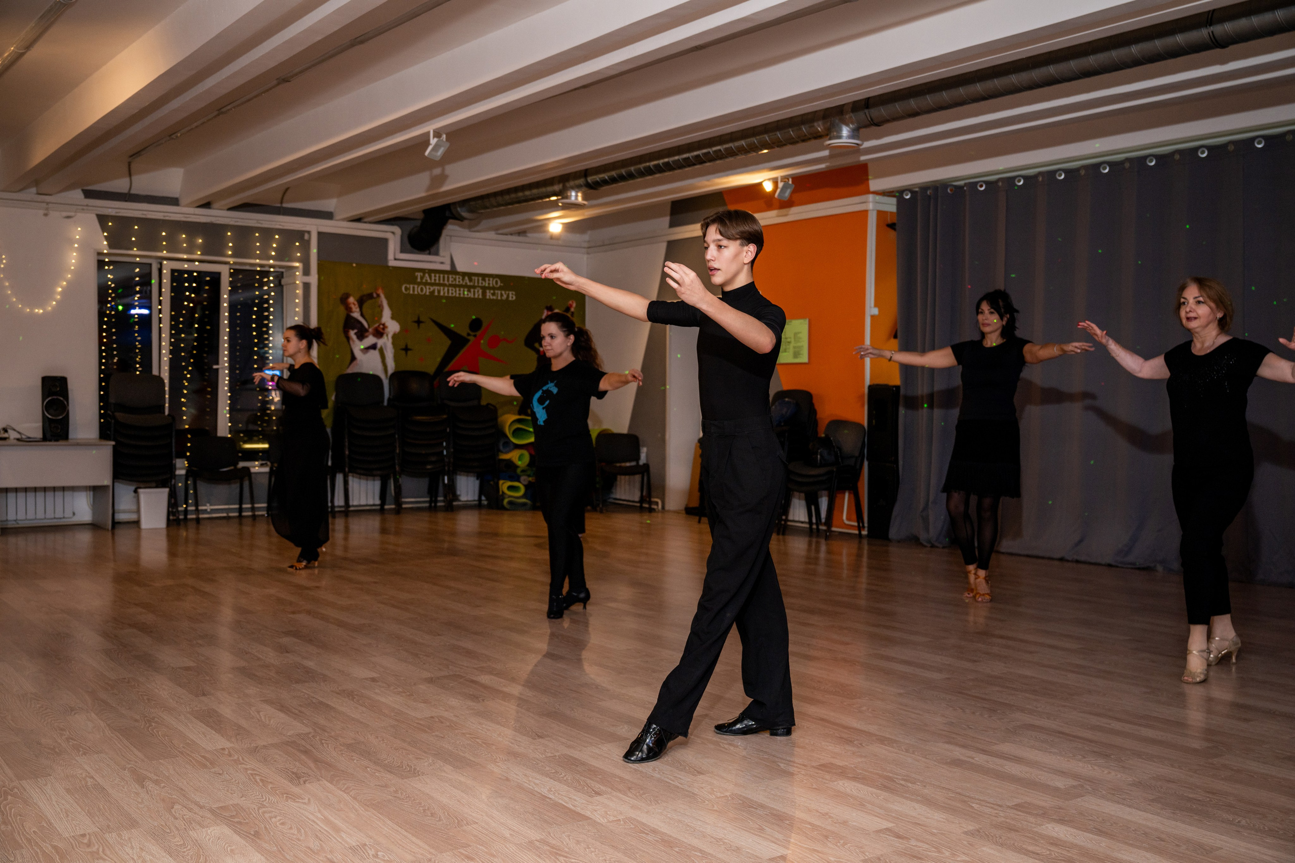 Взрослая группа латины. КонТакт — спортивные бальные танцы в Москве