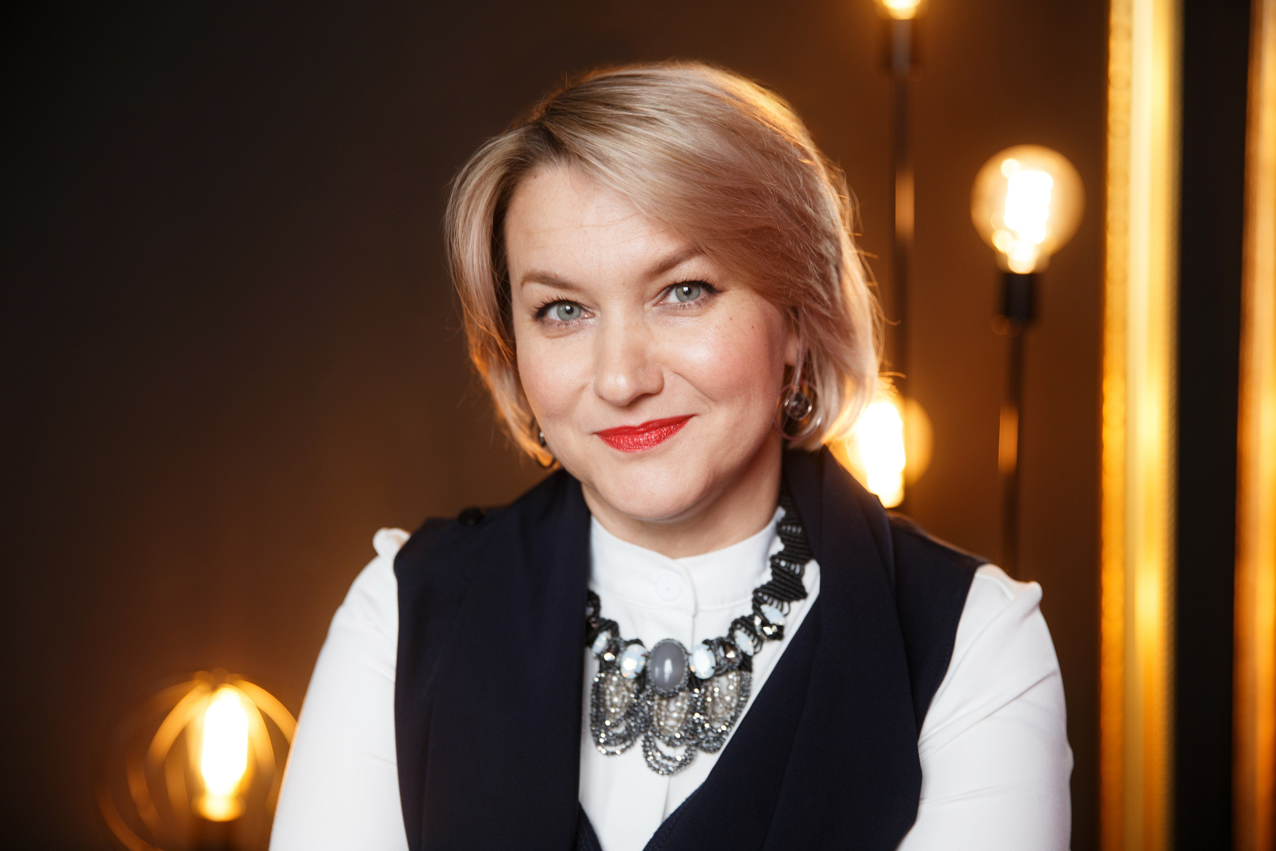 Анюта. Визажист, мастер по причёскам, преподаватель по макияжу. Женский и контент фотограф Люба Пунанцева. Северодвинск. Архангельск