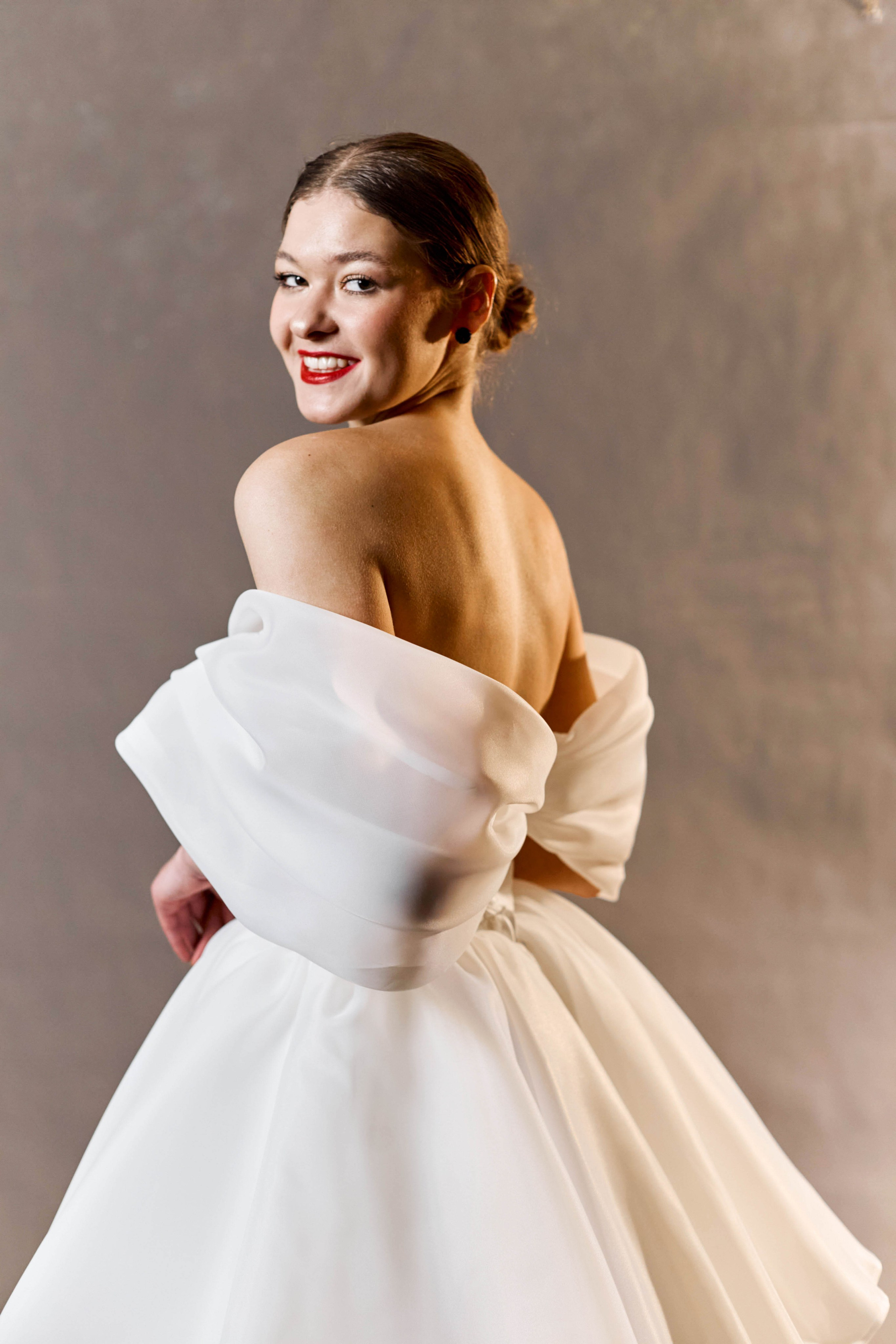 Виви. Свадебный салон-ателье Бонжур в Минске Bonjour