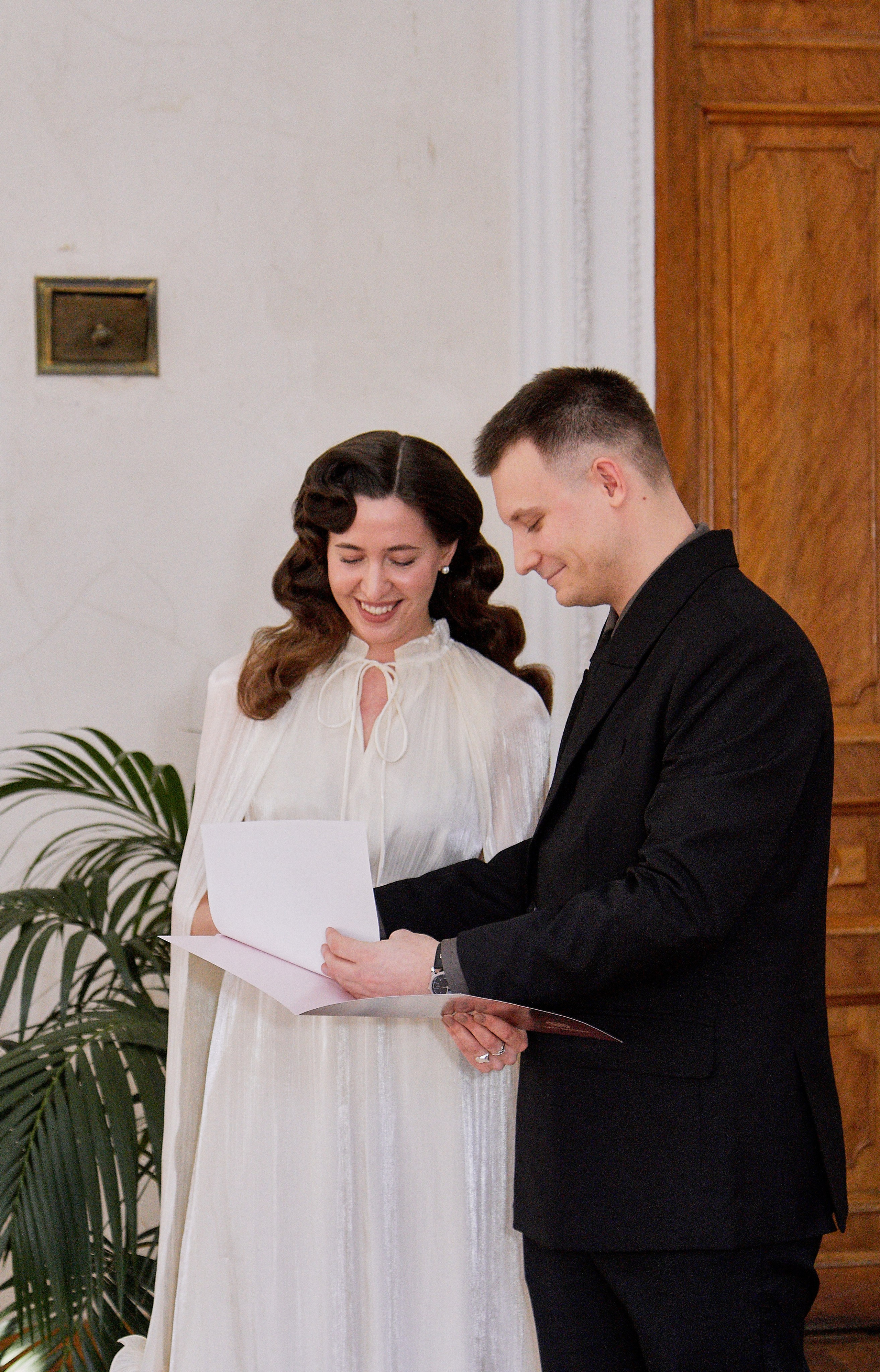 Торжественное бракосочетание в библиотеке им. Пушкина. Свадебный фотограф в Москве Приятелева Ангелина