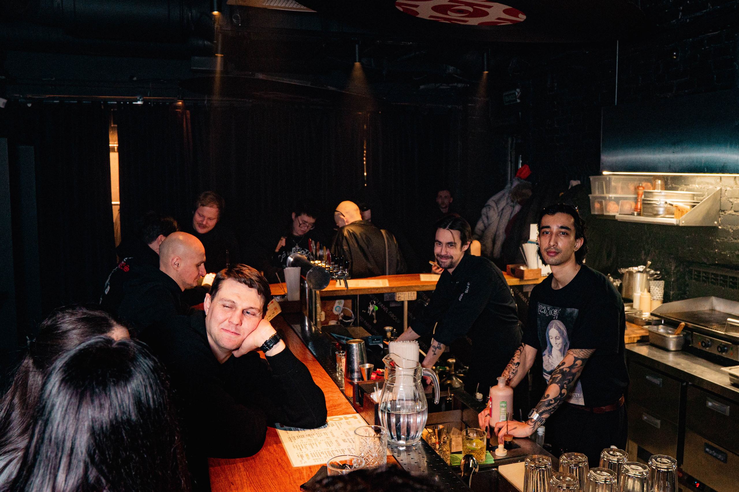 Бар ЮНИОН. Со стороны / репортажный фотограф в СПб